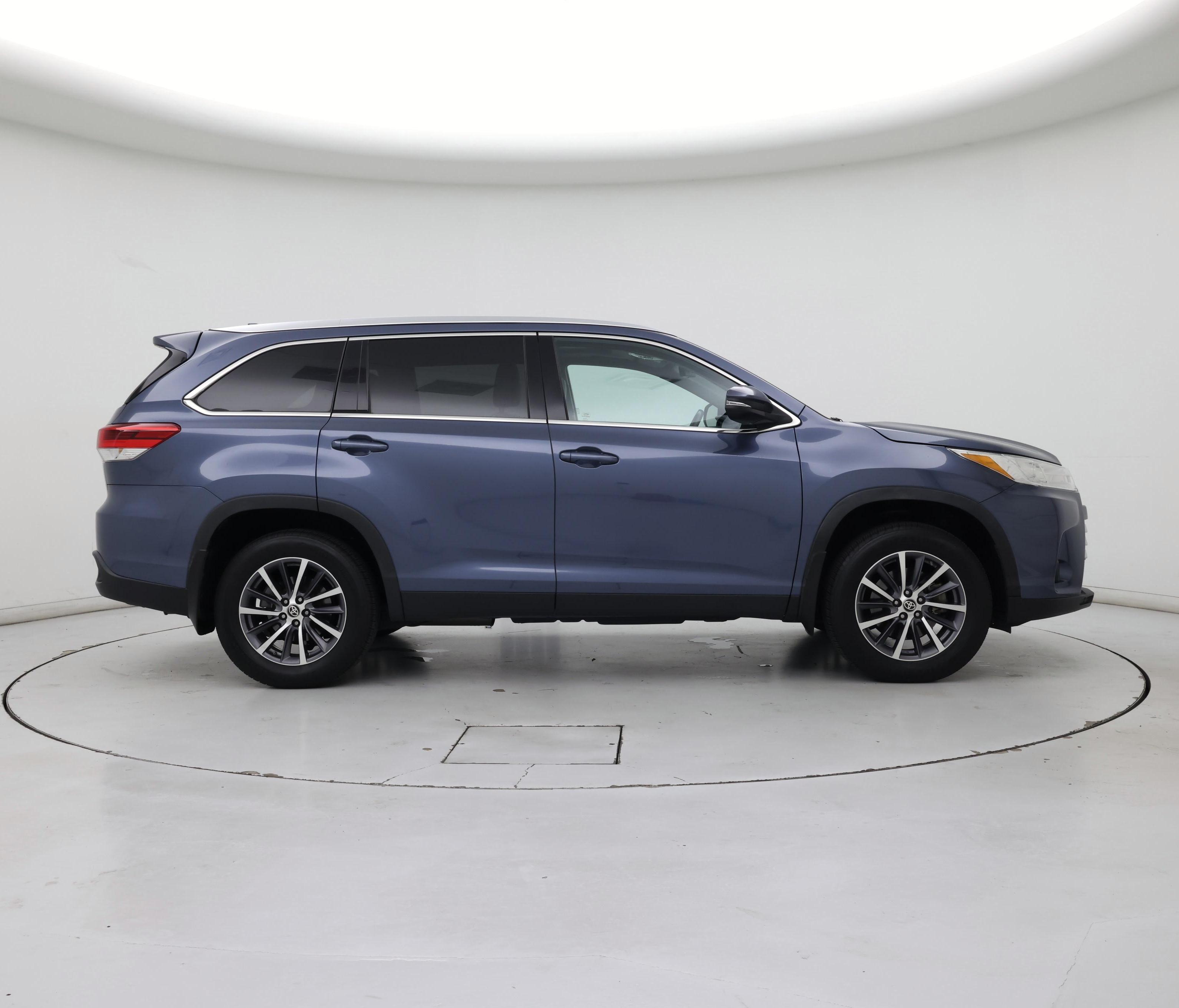 Thumbnail: 2019 Toyota Highlander - 7