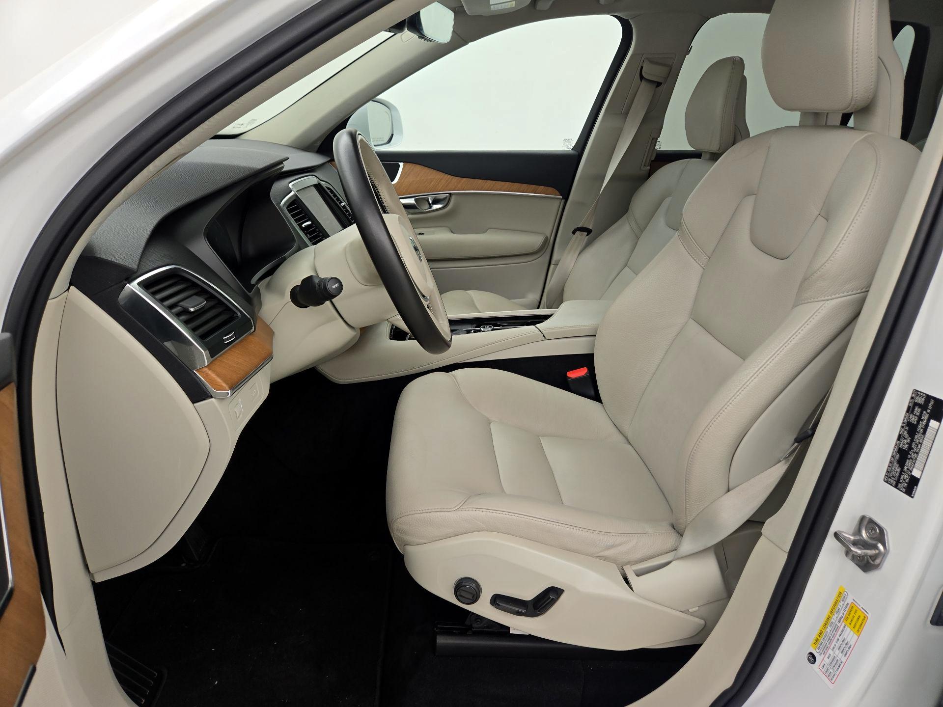 Thumbnail: 2022 Volvo XC90 - 11