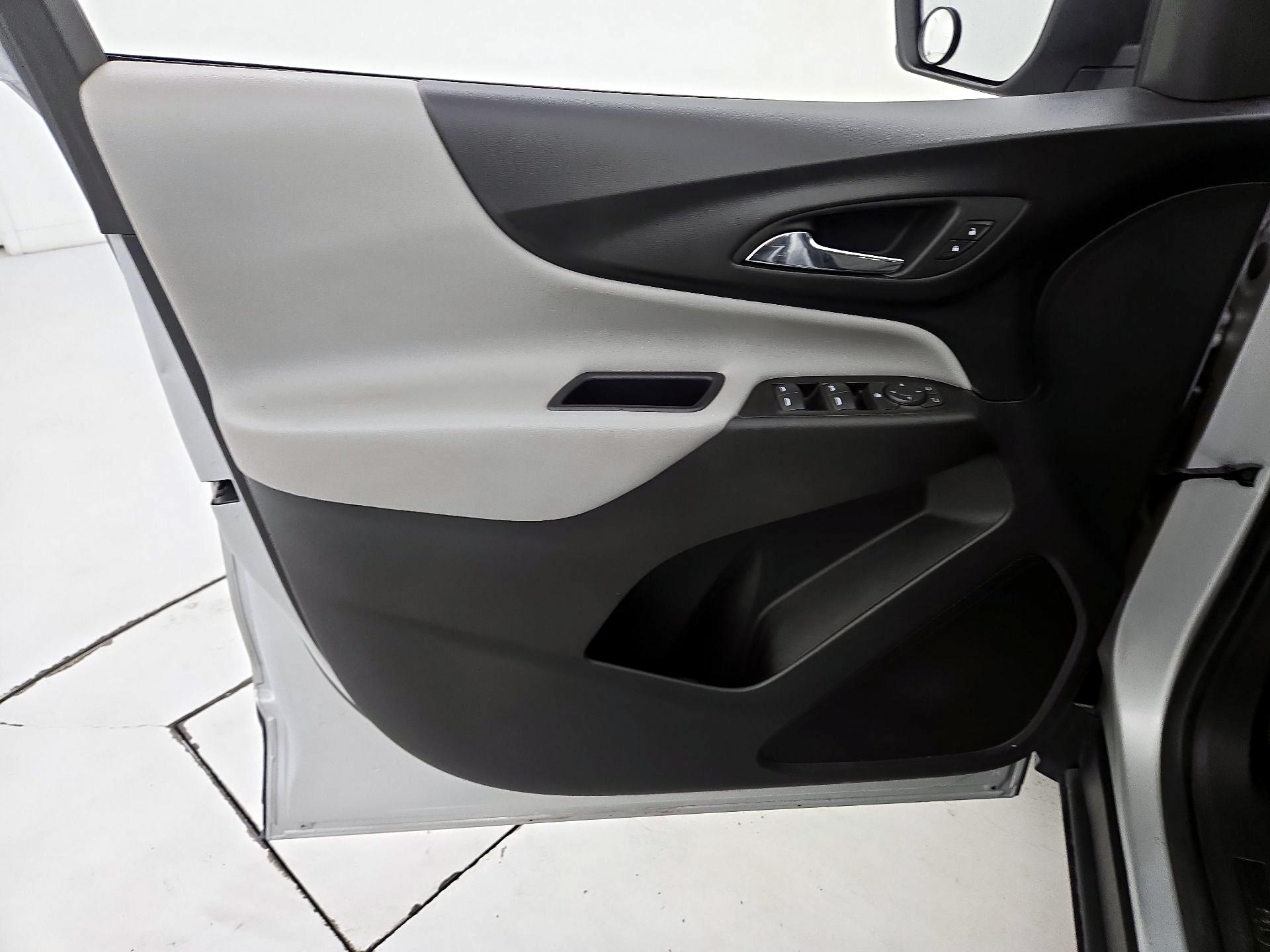 Thumbnail: 2018 Chevrolet Equinox - 12