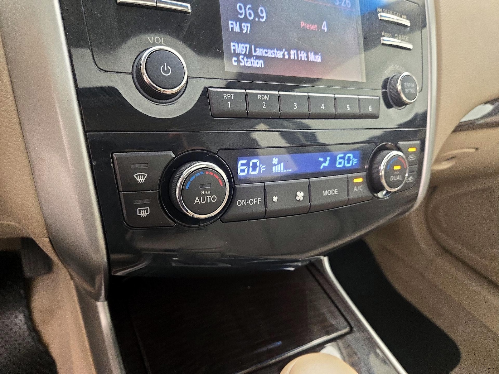 2014 Nissan Altima SL - Photo 17