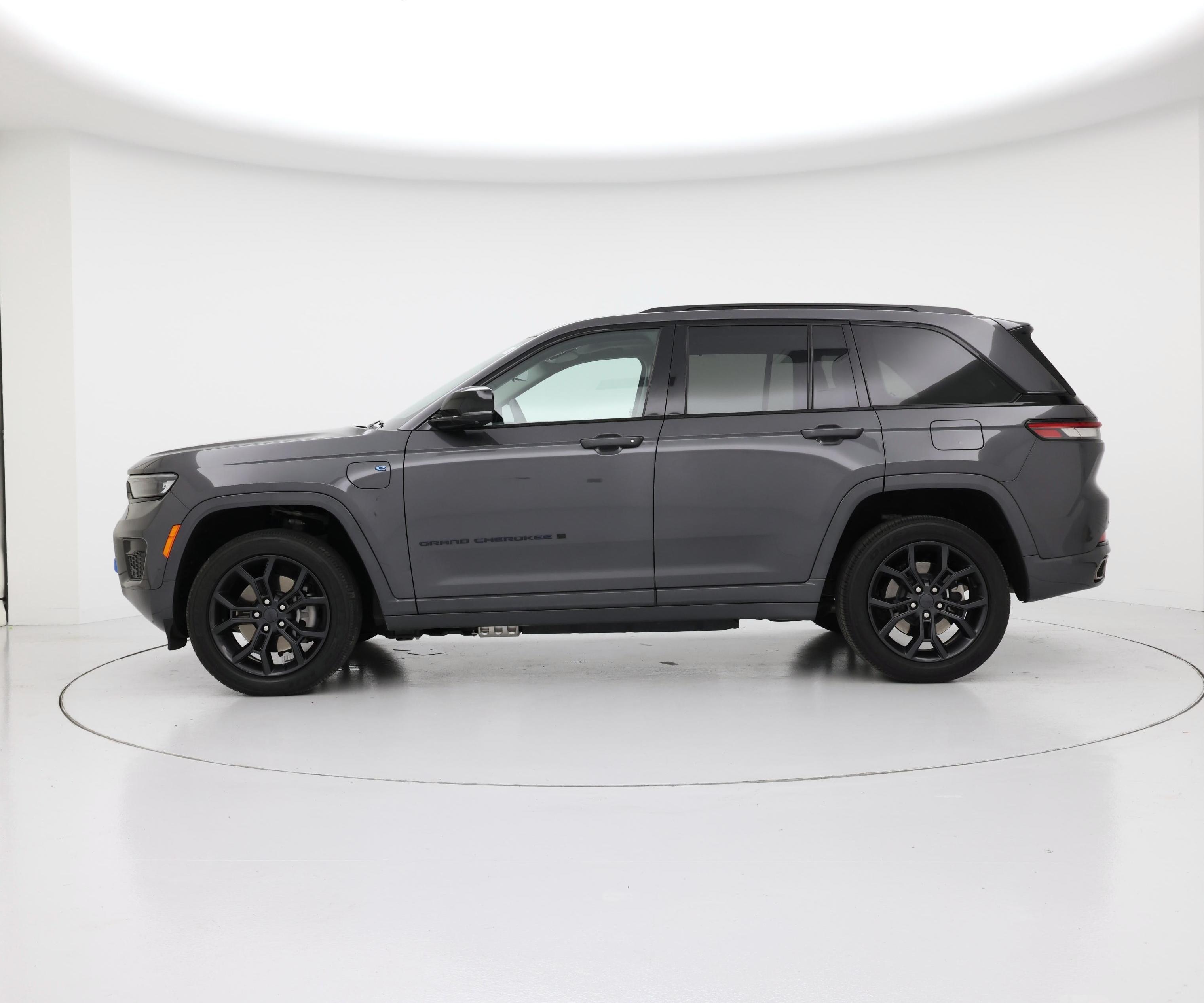 Thumbnail: 2024 Jeep Grand Cherokee - 3