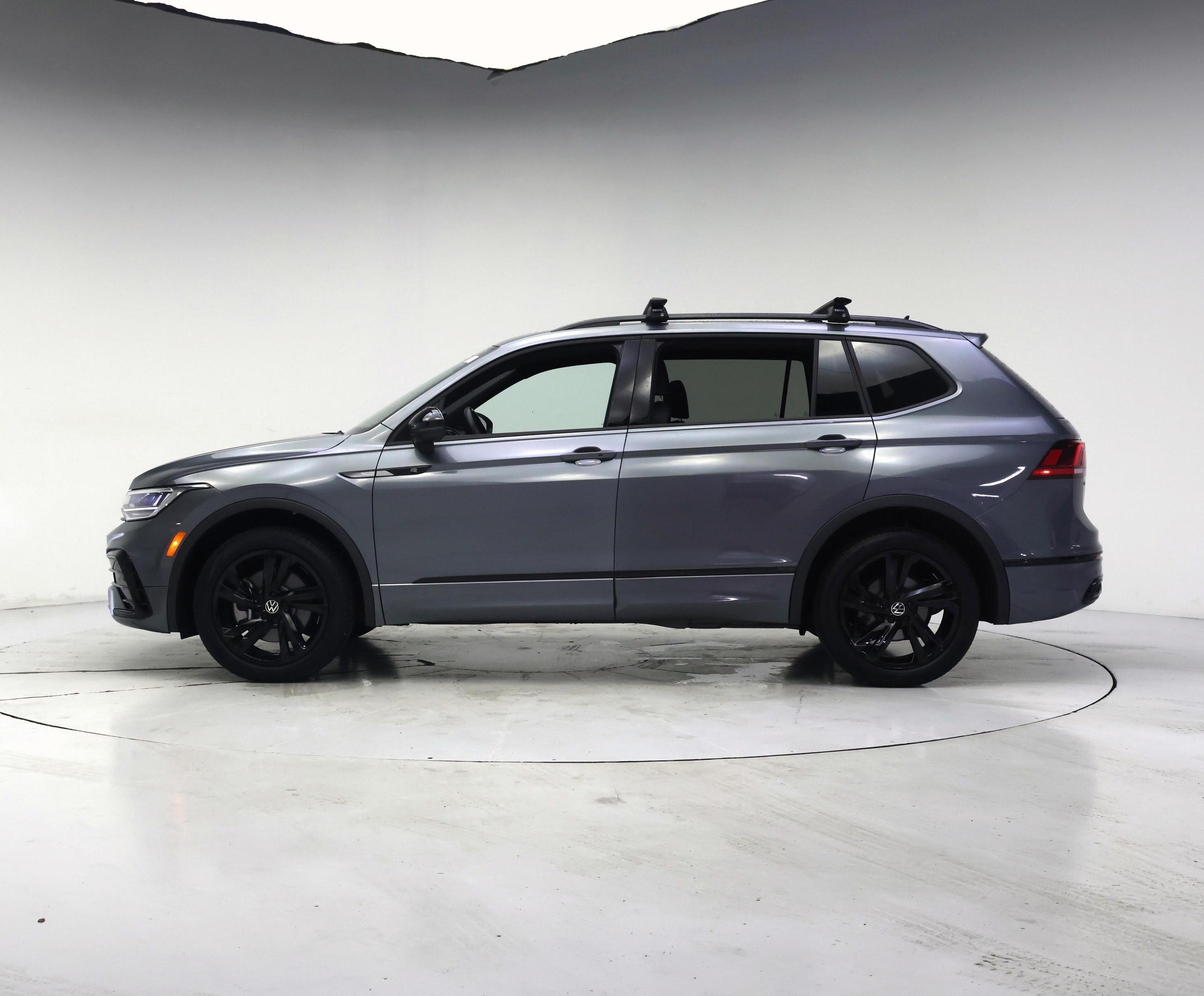 Thumbnail: 2024 Volkswagen Tiguan - 3