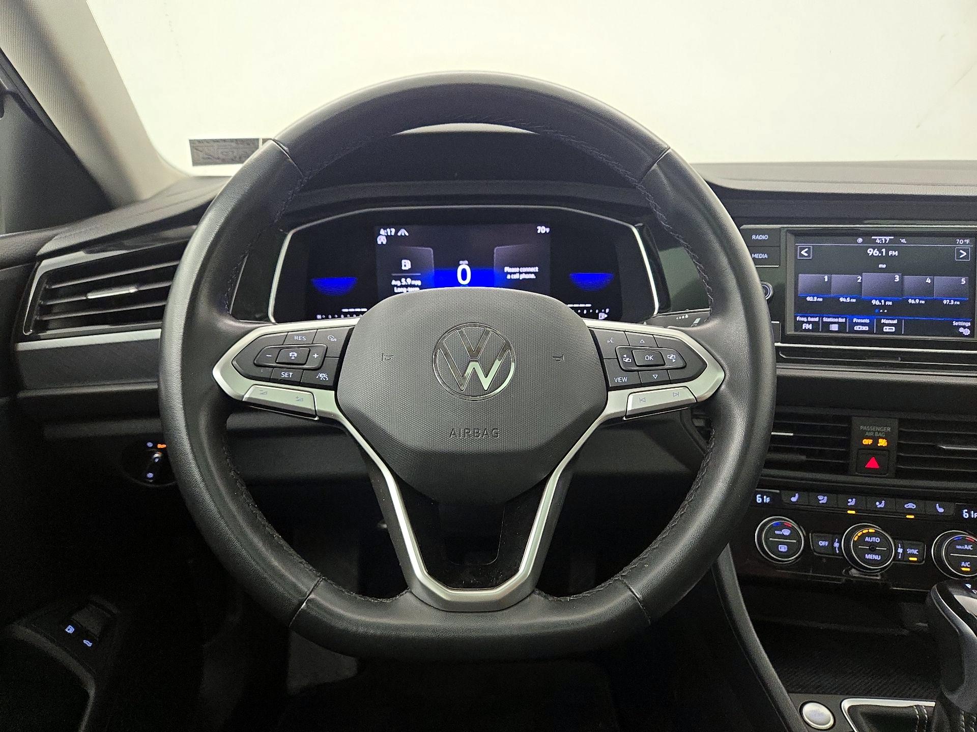 Thumbnail: 2023 Volkswagen Jetta - 10