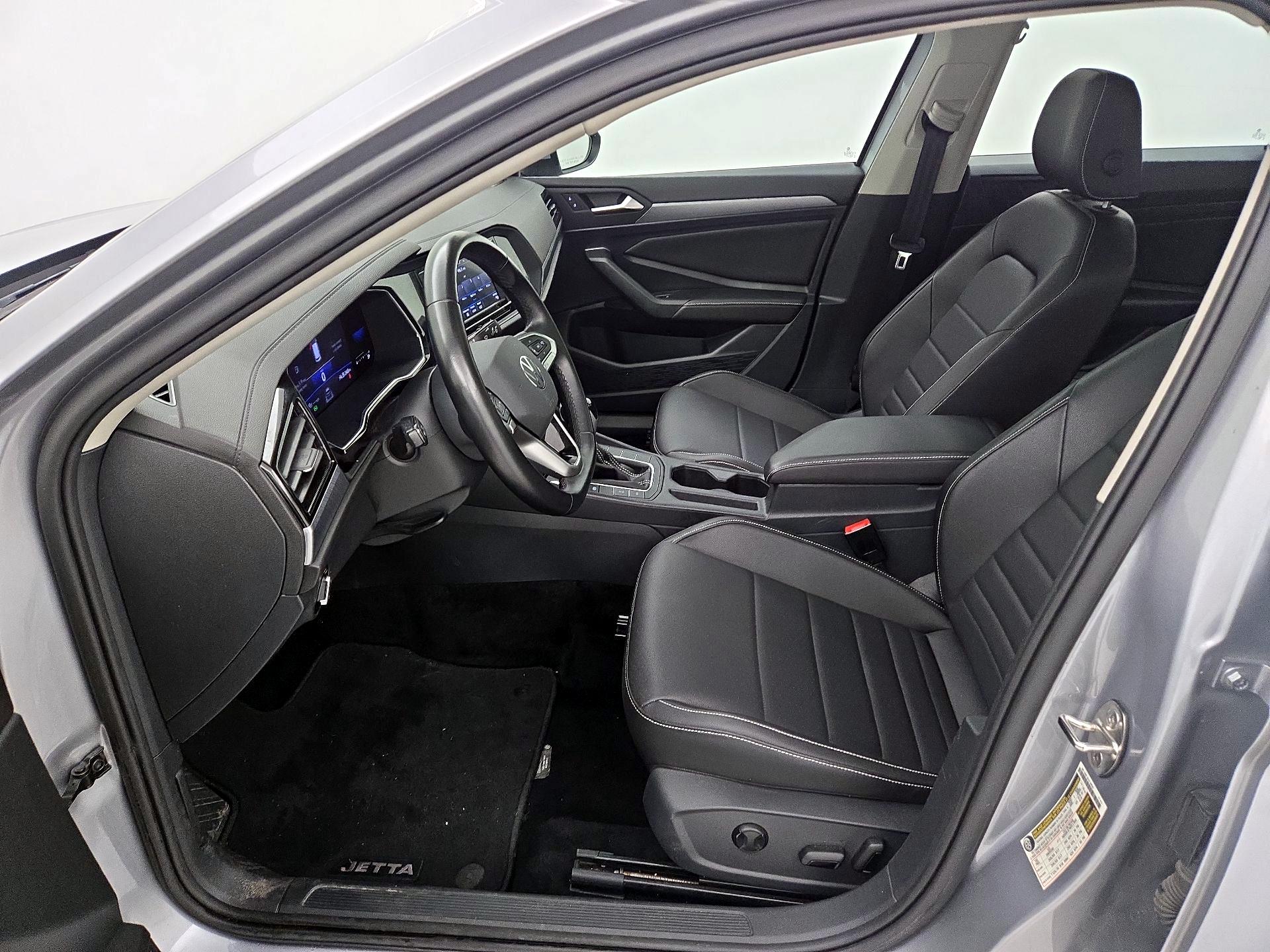 Thumbnail: 2023 Volkswagen Jetta - 11
