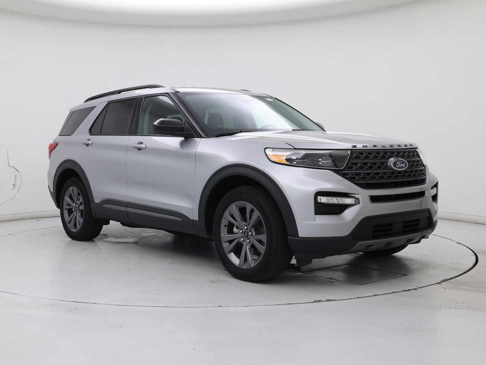 2022 Ford Explorer XLT - Photo 2