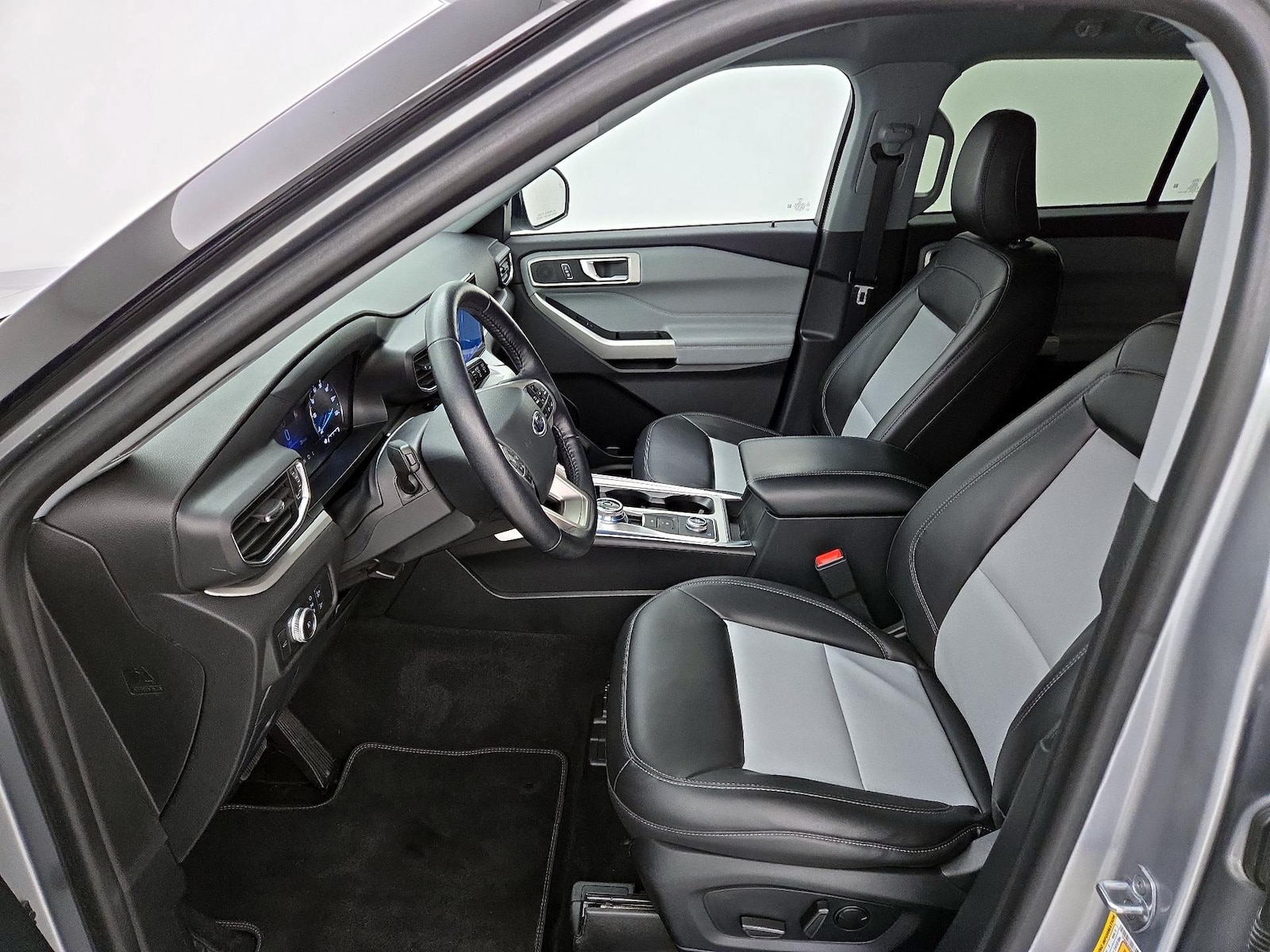 2022 Ford Explorer XLT - Photo 12