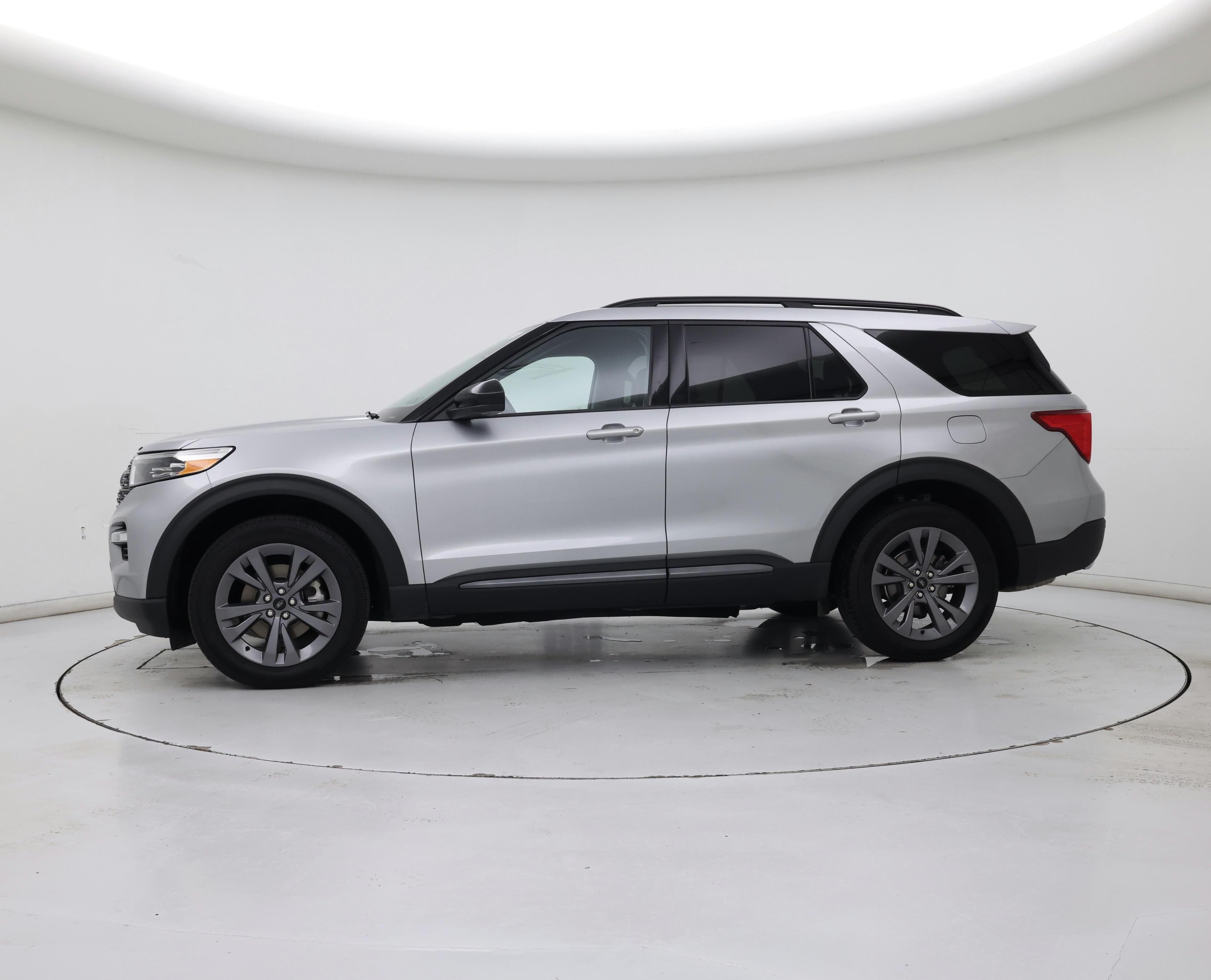Thumbnail: 2022 Ford Explorer - 3