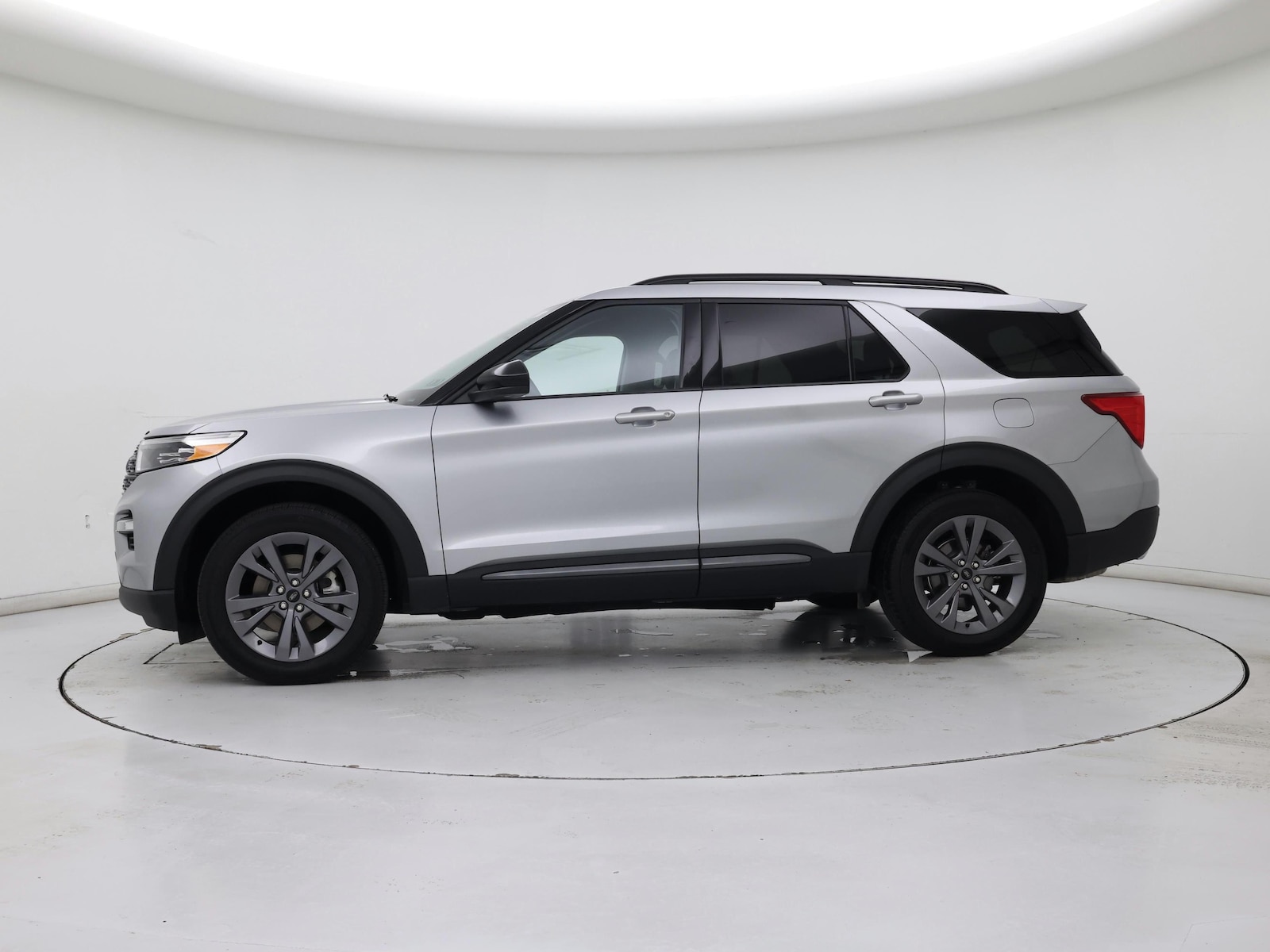 2022 Ford Explorer XLT - Photo 4