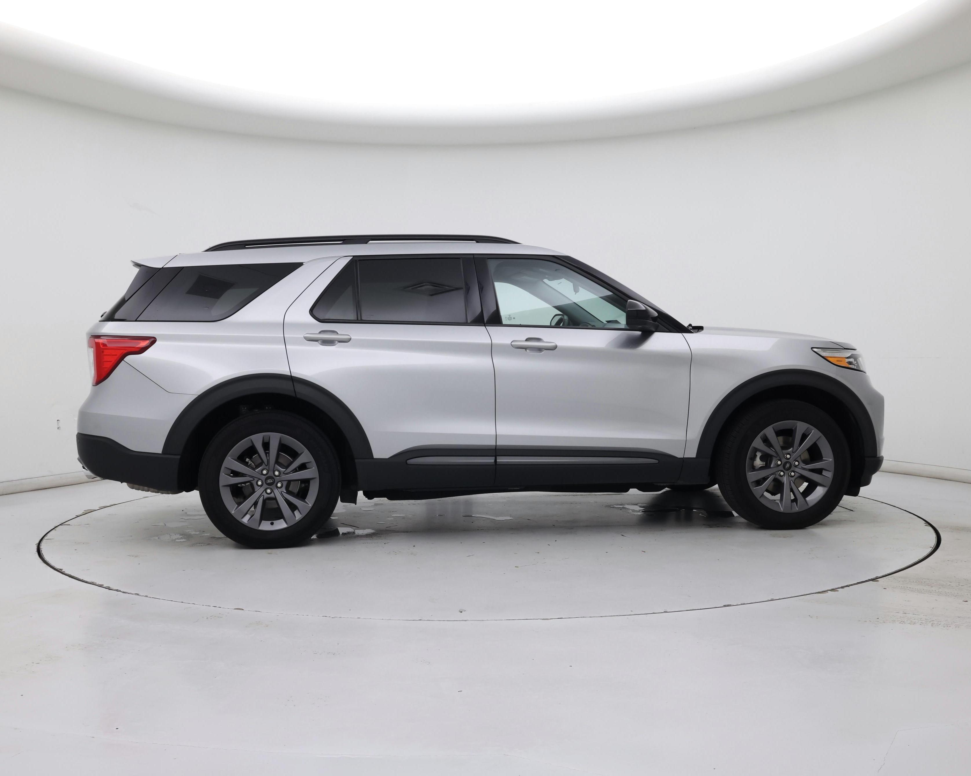 Thumbnail: 2022 Ford Explorer - 7