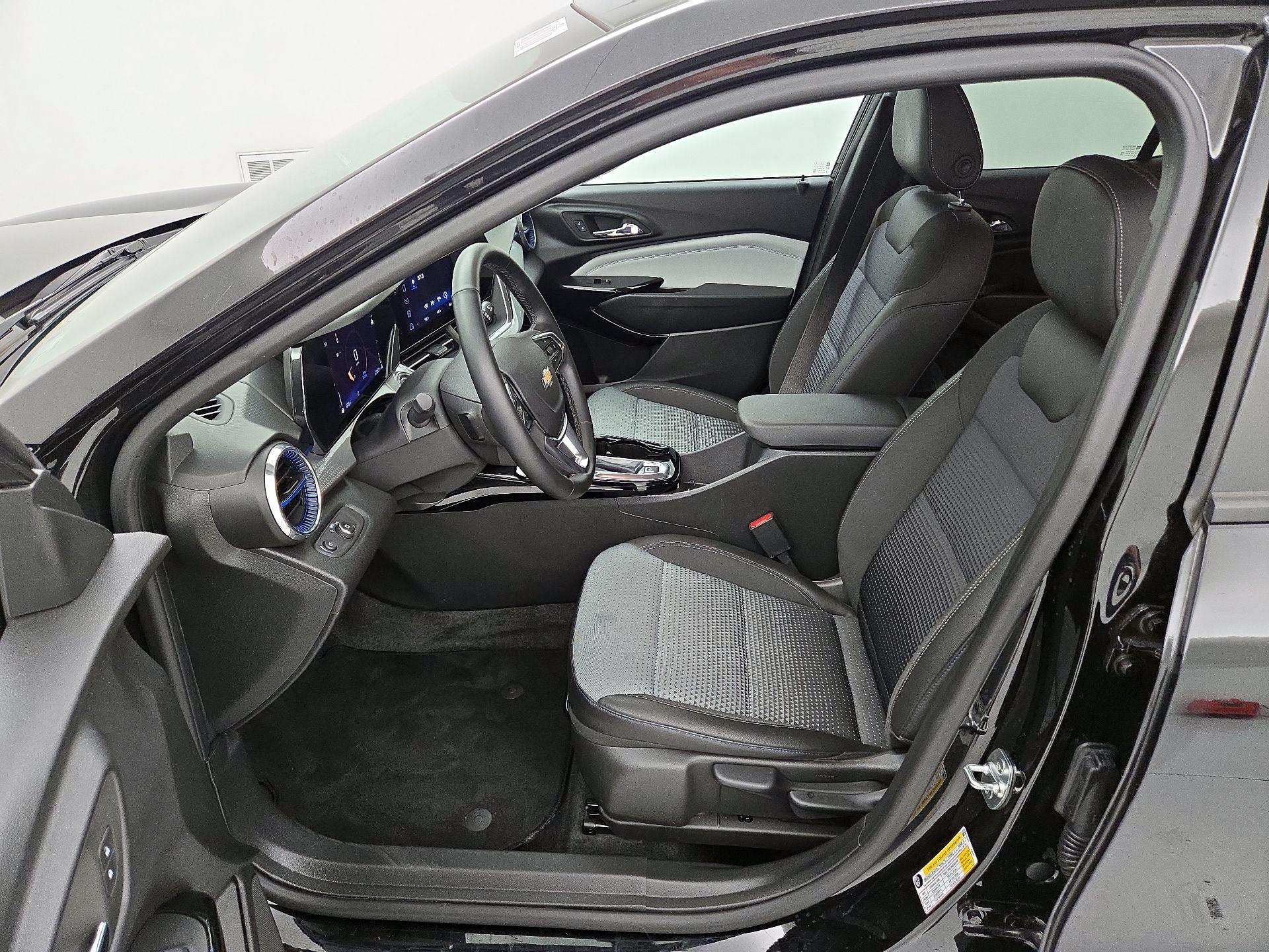 Thumbnail: 2025 Chevrolet Trax - 11