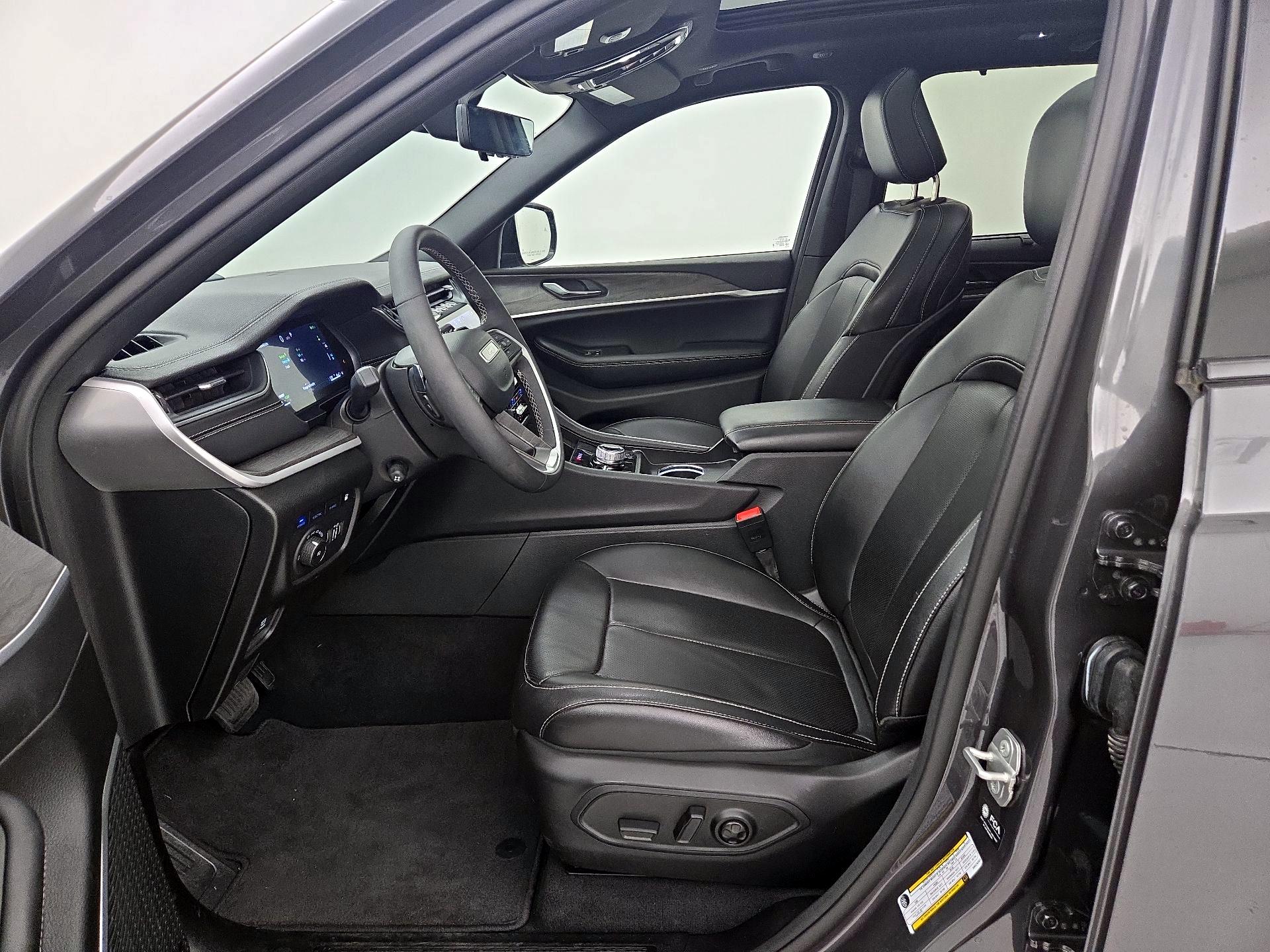 Thumbnail: 2024 Jeep Grand Cherokee - 11
