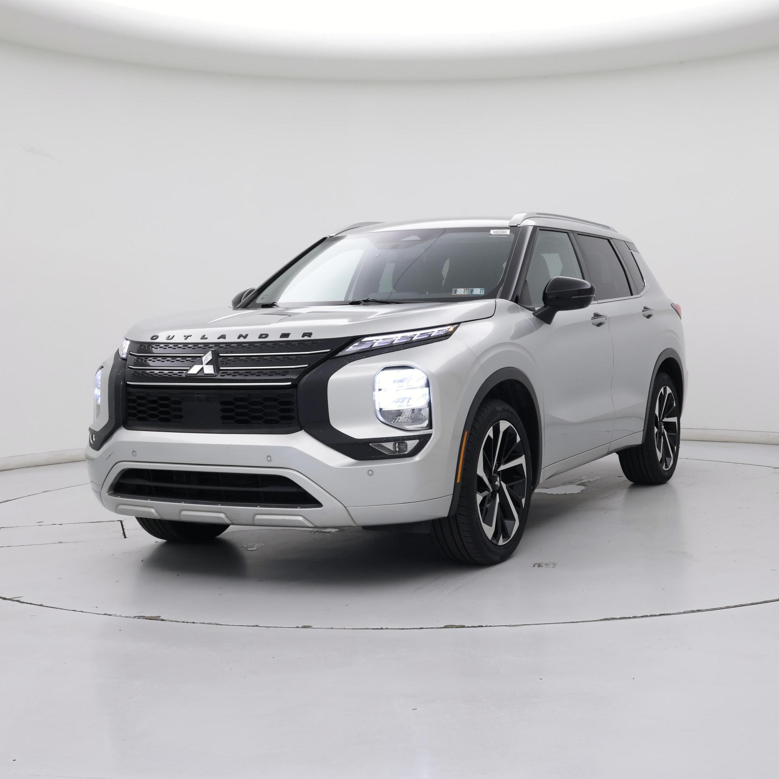 Thumbnail: 2023 Mitsubishi Outlander - 4
