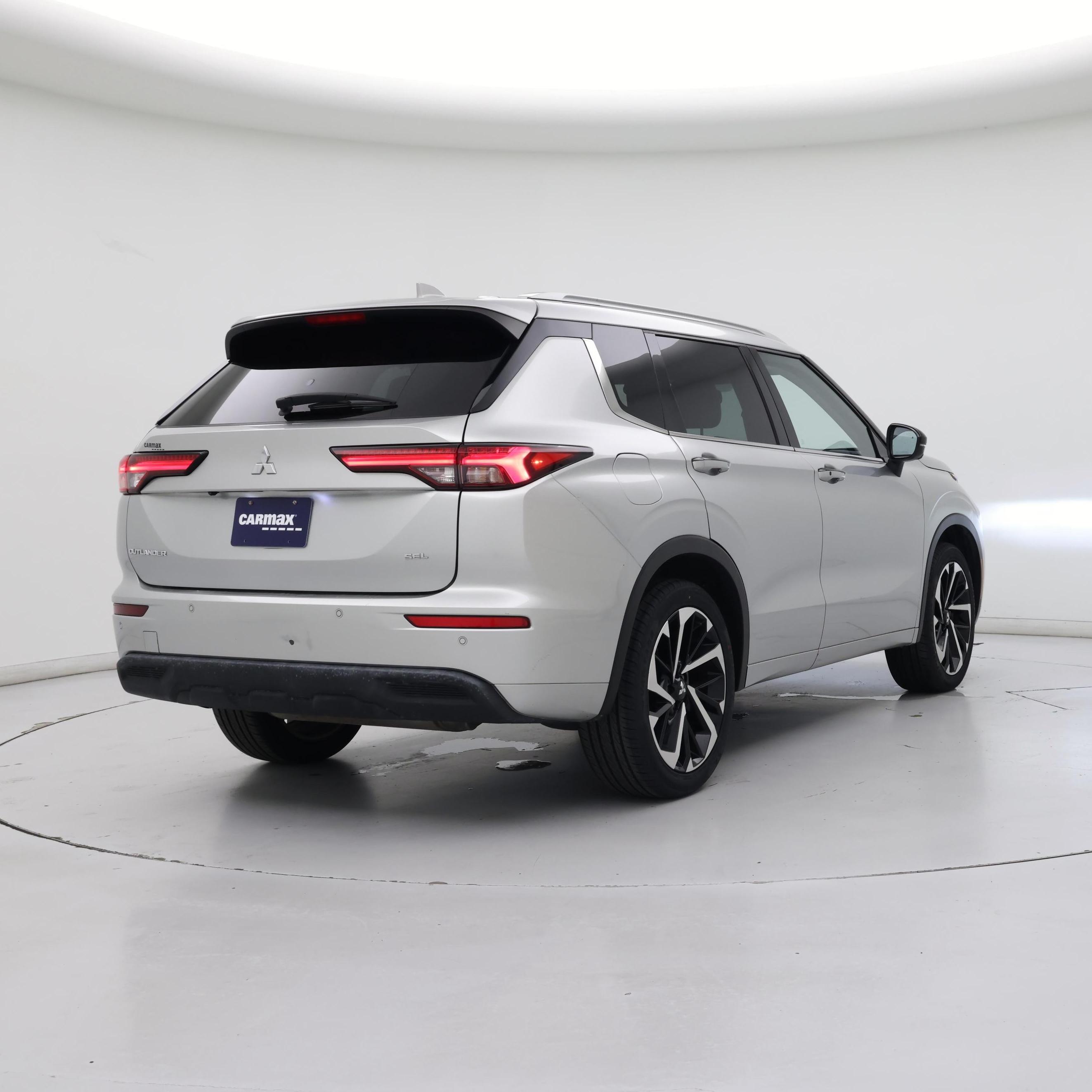Thumbnail: 2023 Mitsubishi Outlander - 8