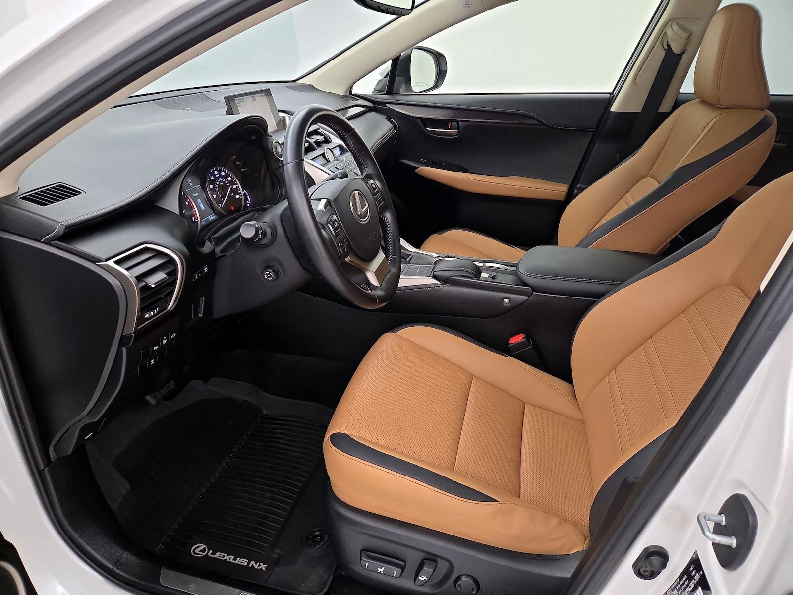 2017 Lexus NX 200t - Photo 12