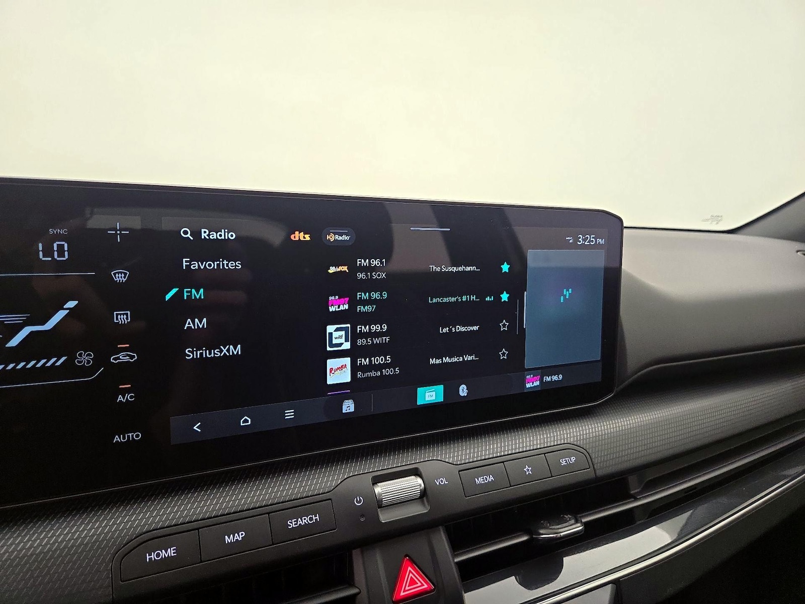 2025 Kia K4 GT-Line - Photo 17