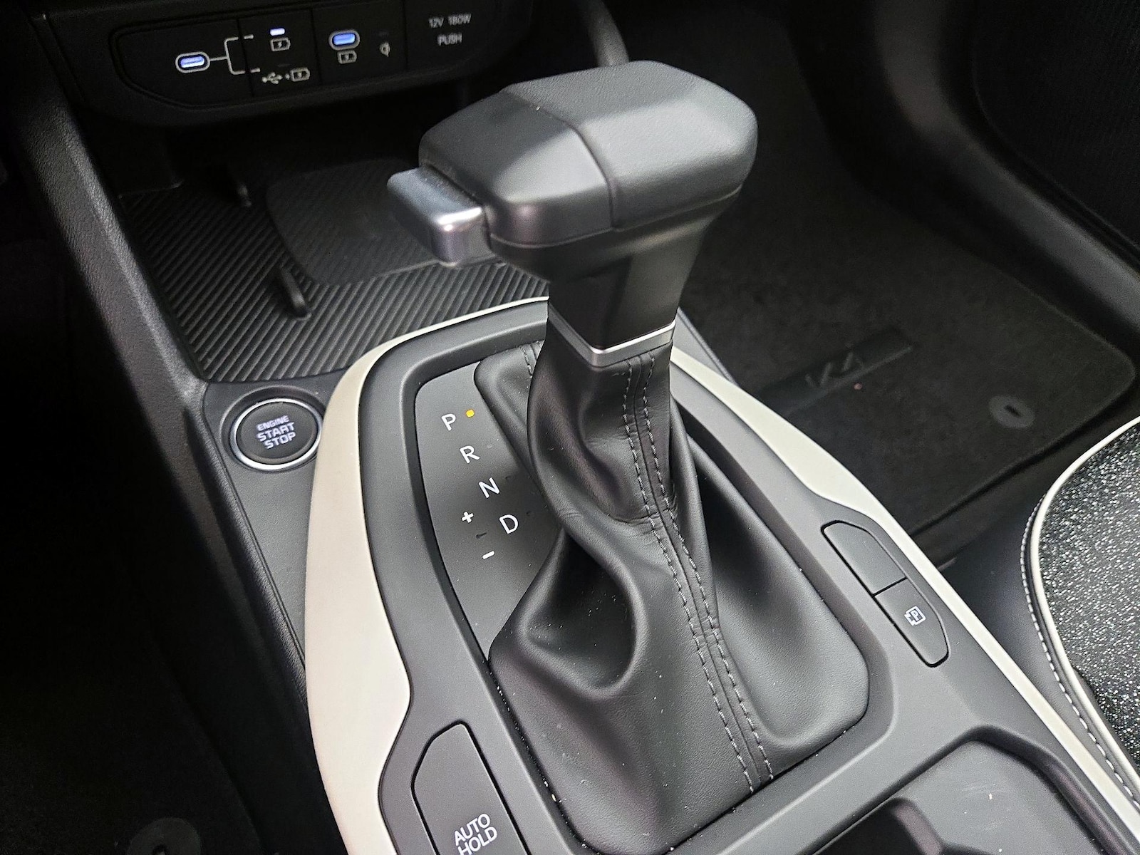2025 Kia K4 GT-Line - Photo 19