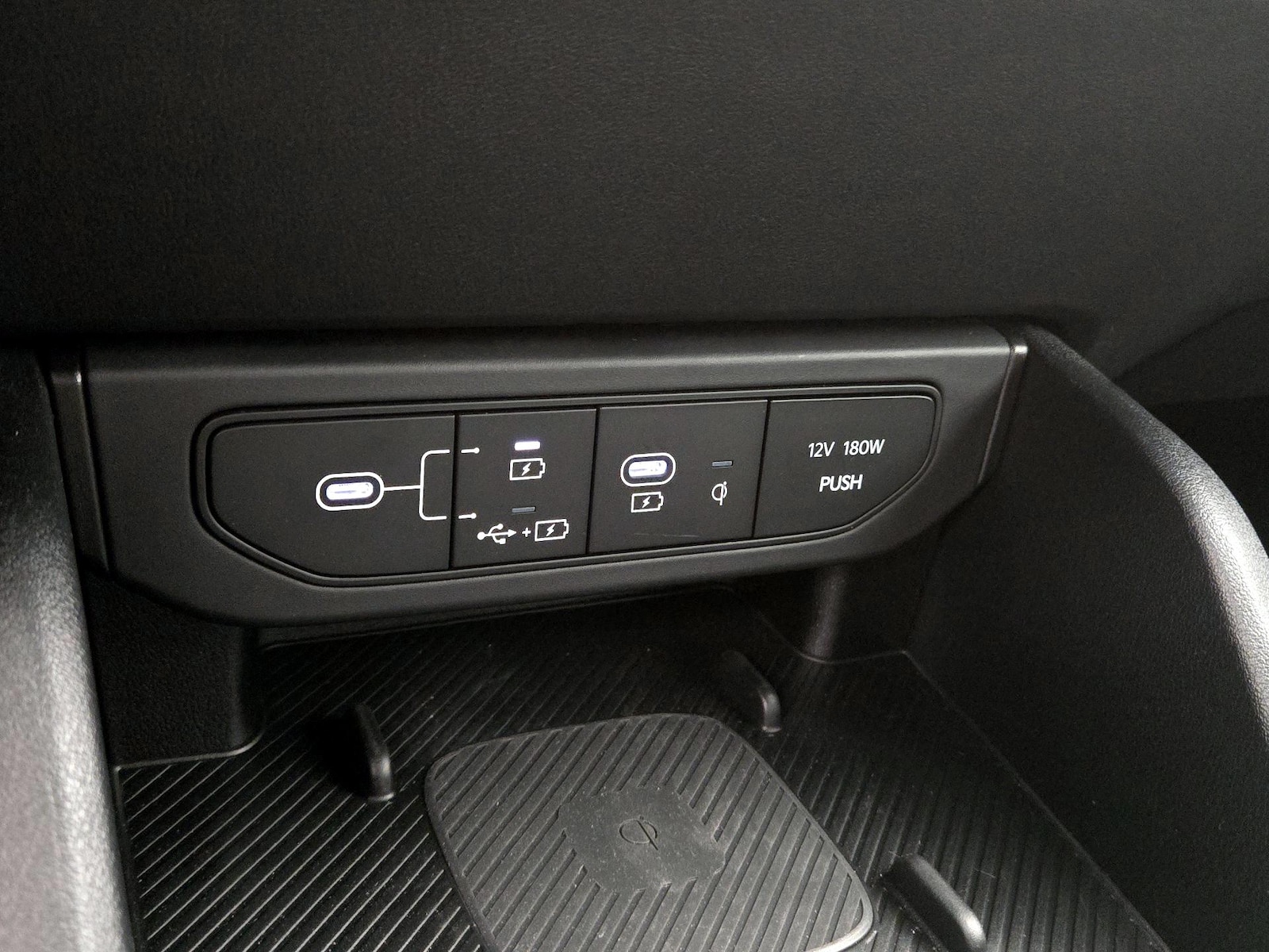2025 Kia K4 GT-Line - Photo 20