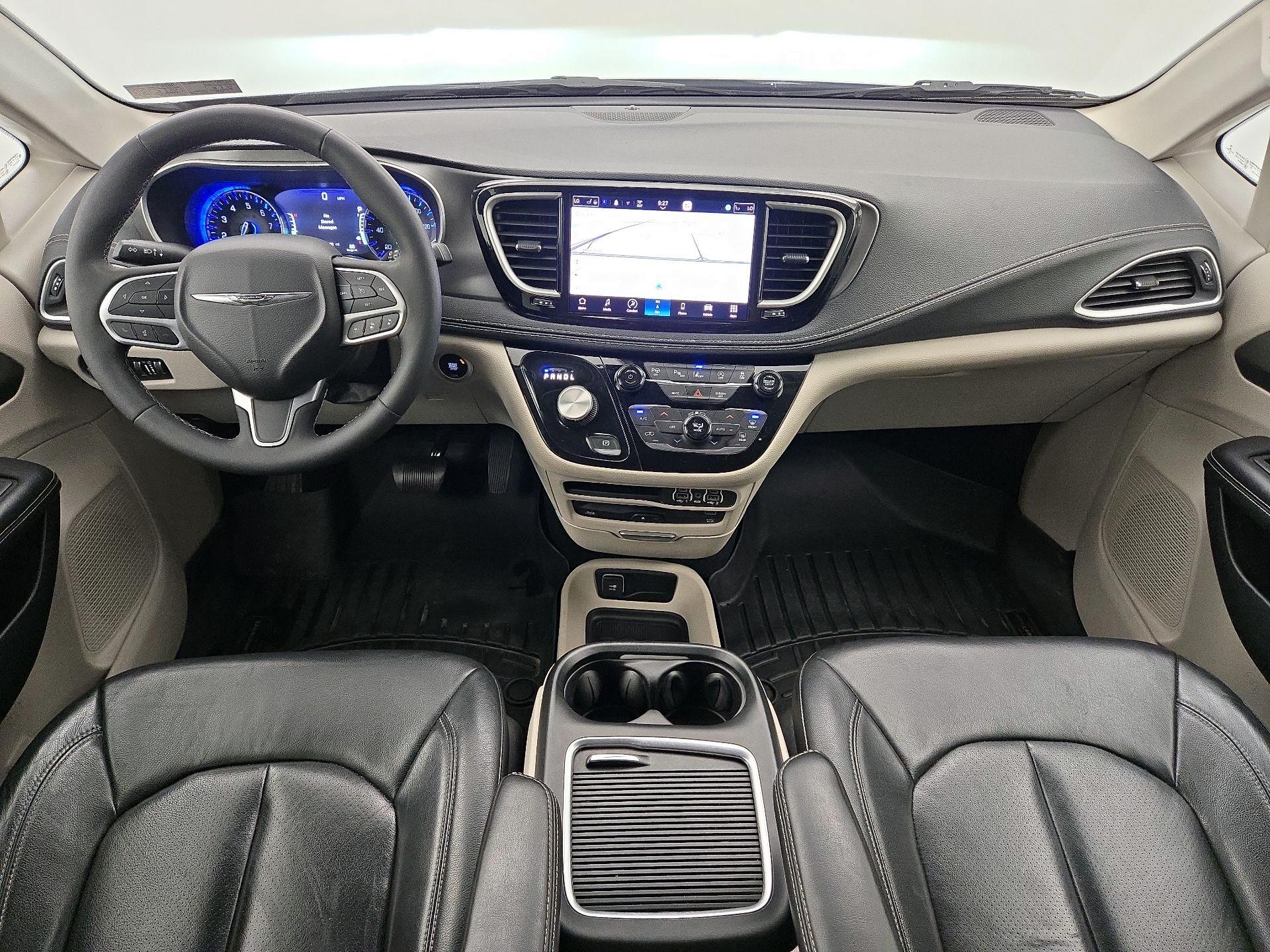 Thumbnail: 2022 Chrysler Pacifica - 9