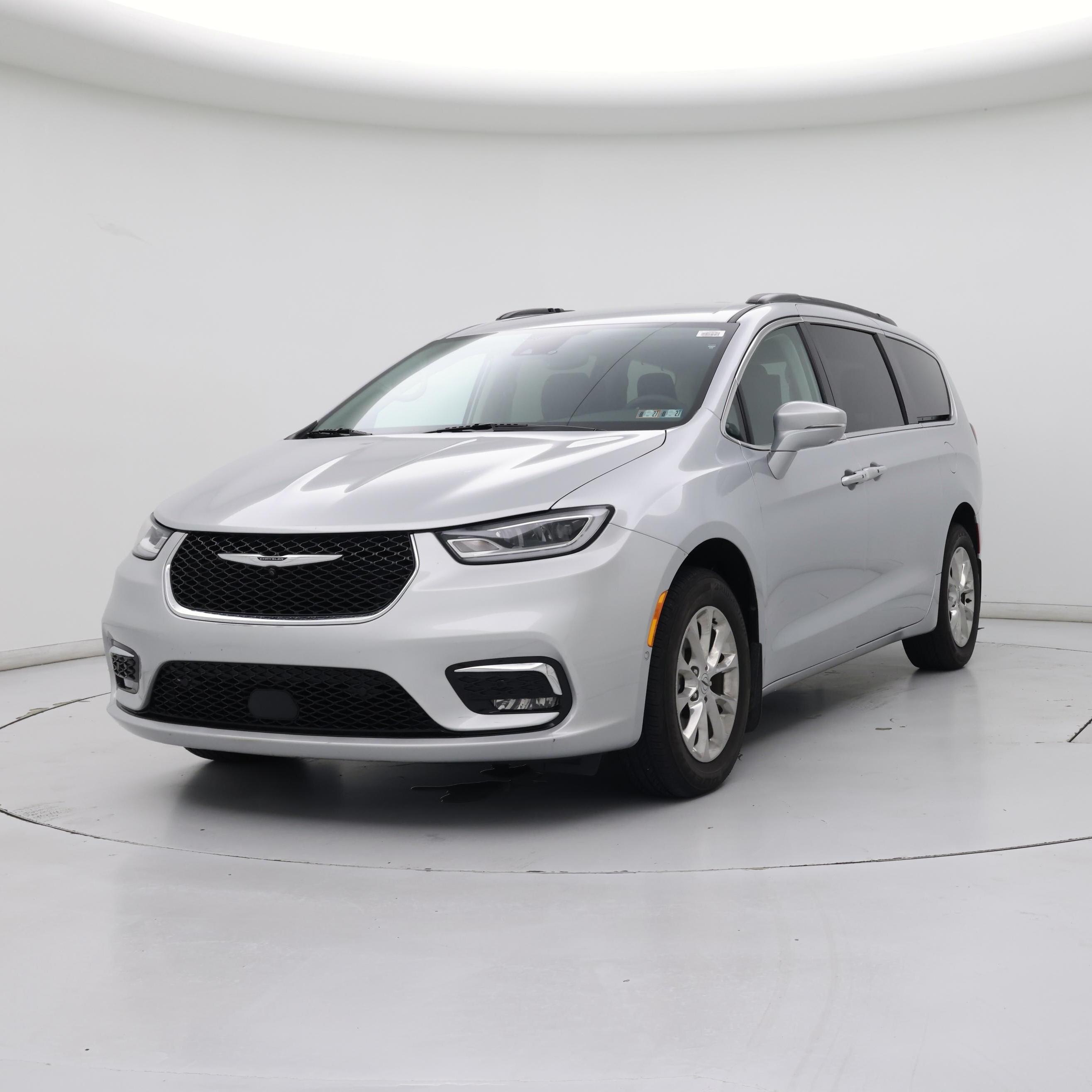 Thumbnail: 2022 Chrysler Pacifica - 4