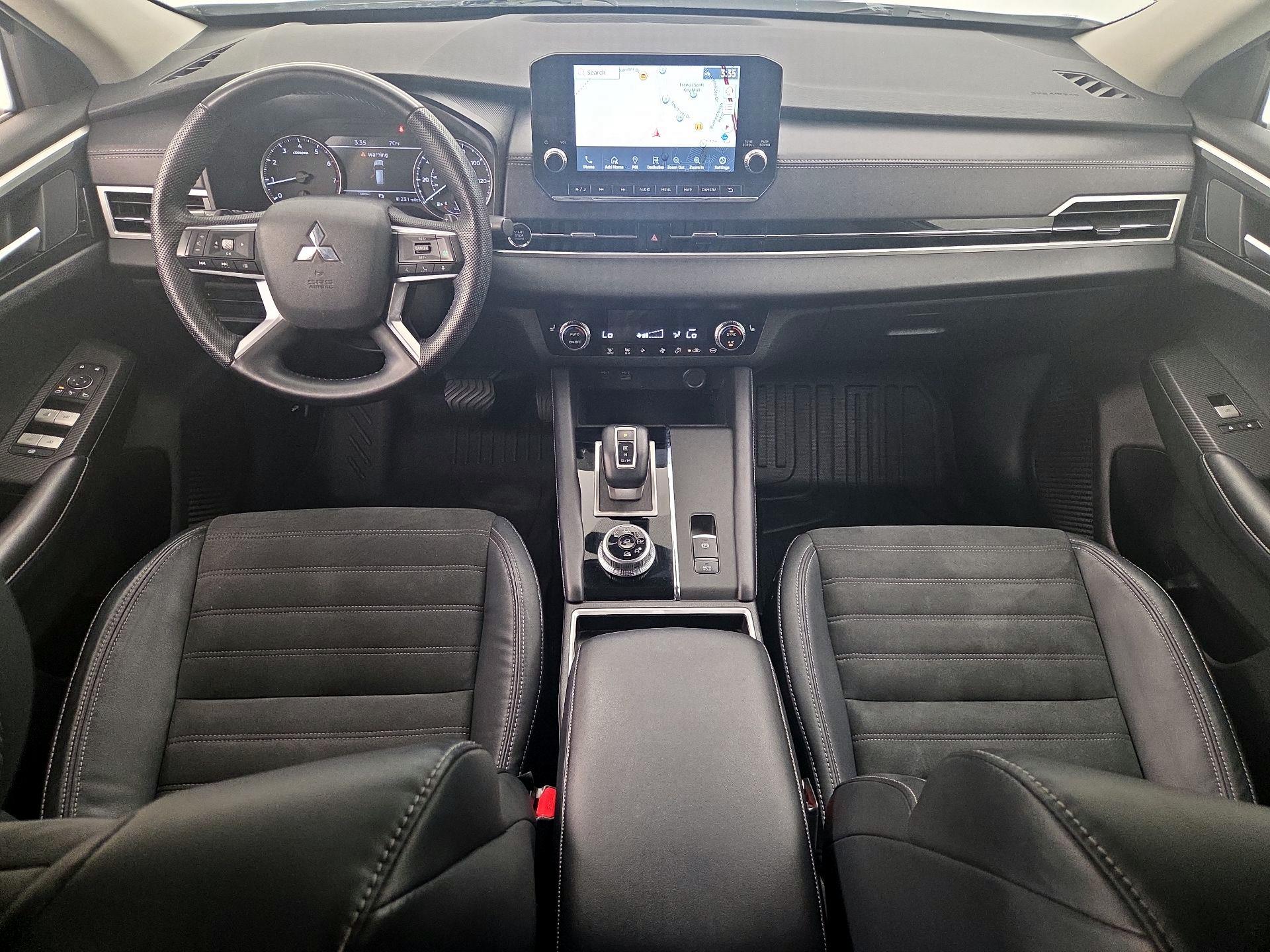 Thumbnail: 2023 Mitsubishi Outlander - 9