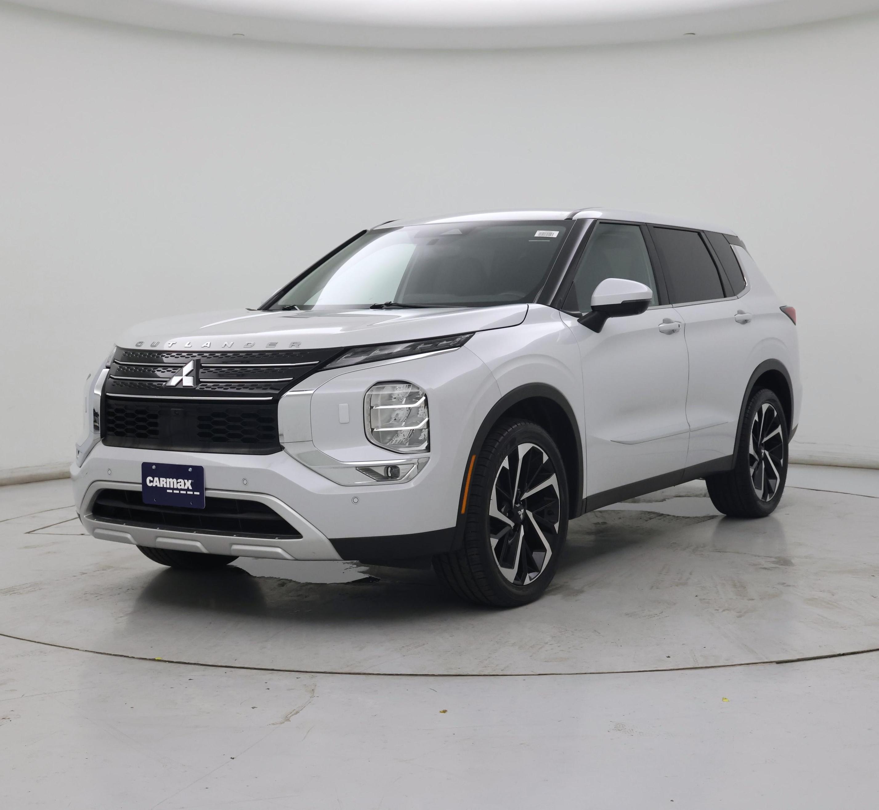 Thumbnail: 2023 Mitsubishi Outlander - 4