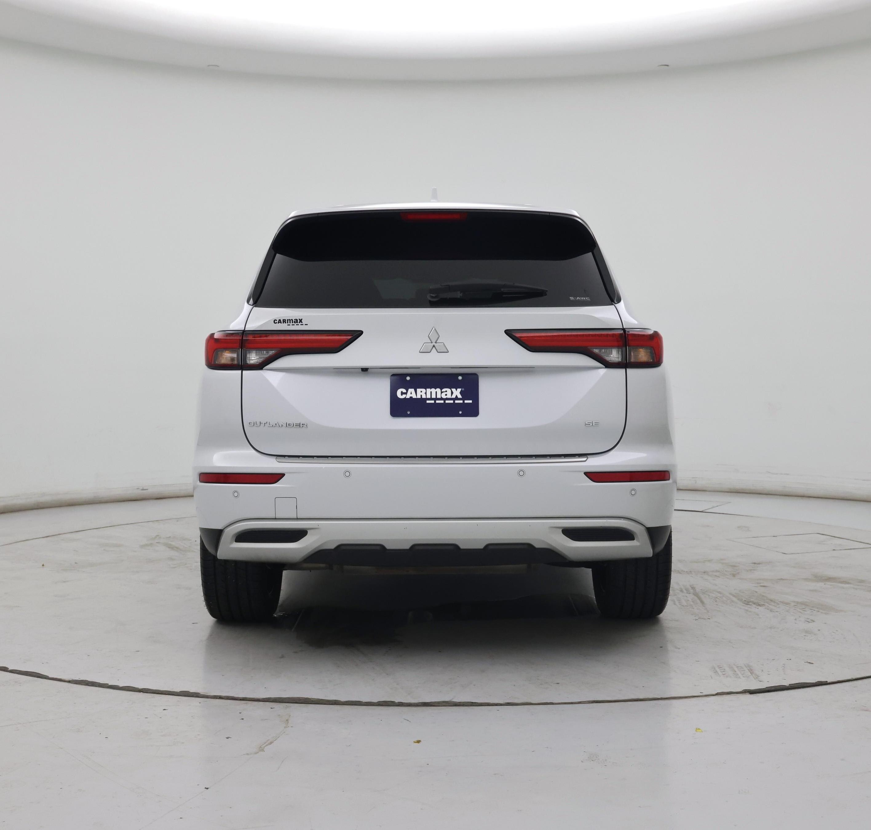 Thumbnail: 2023 Mitsubishi Outlander - 6