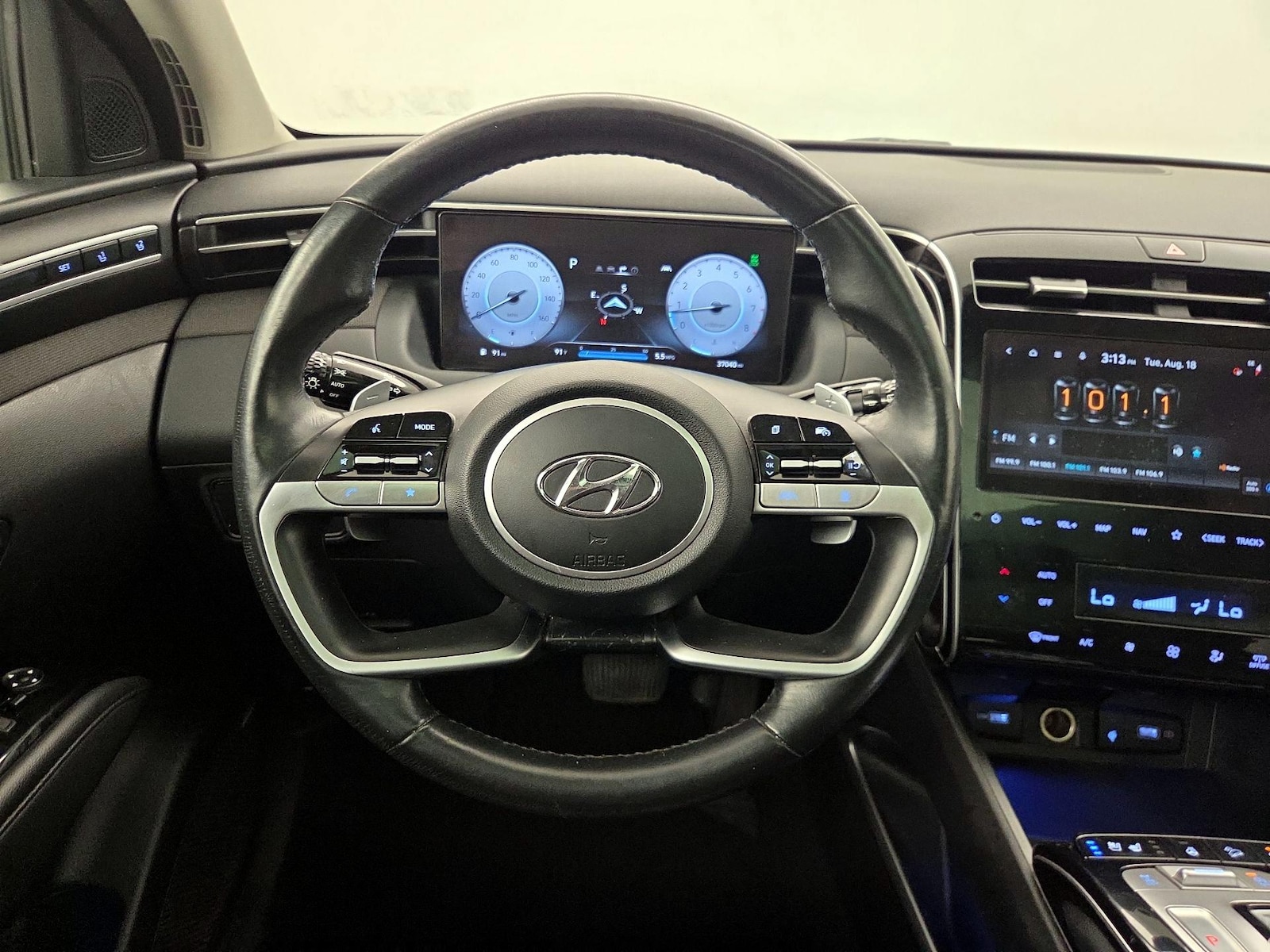2022 Hyundai Tucson Limited - Photo 11