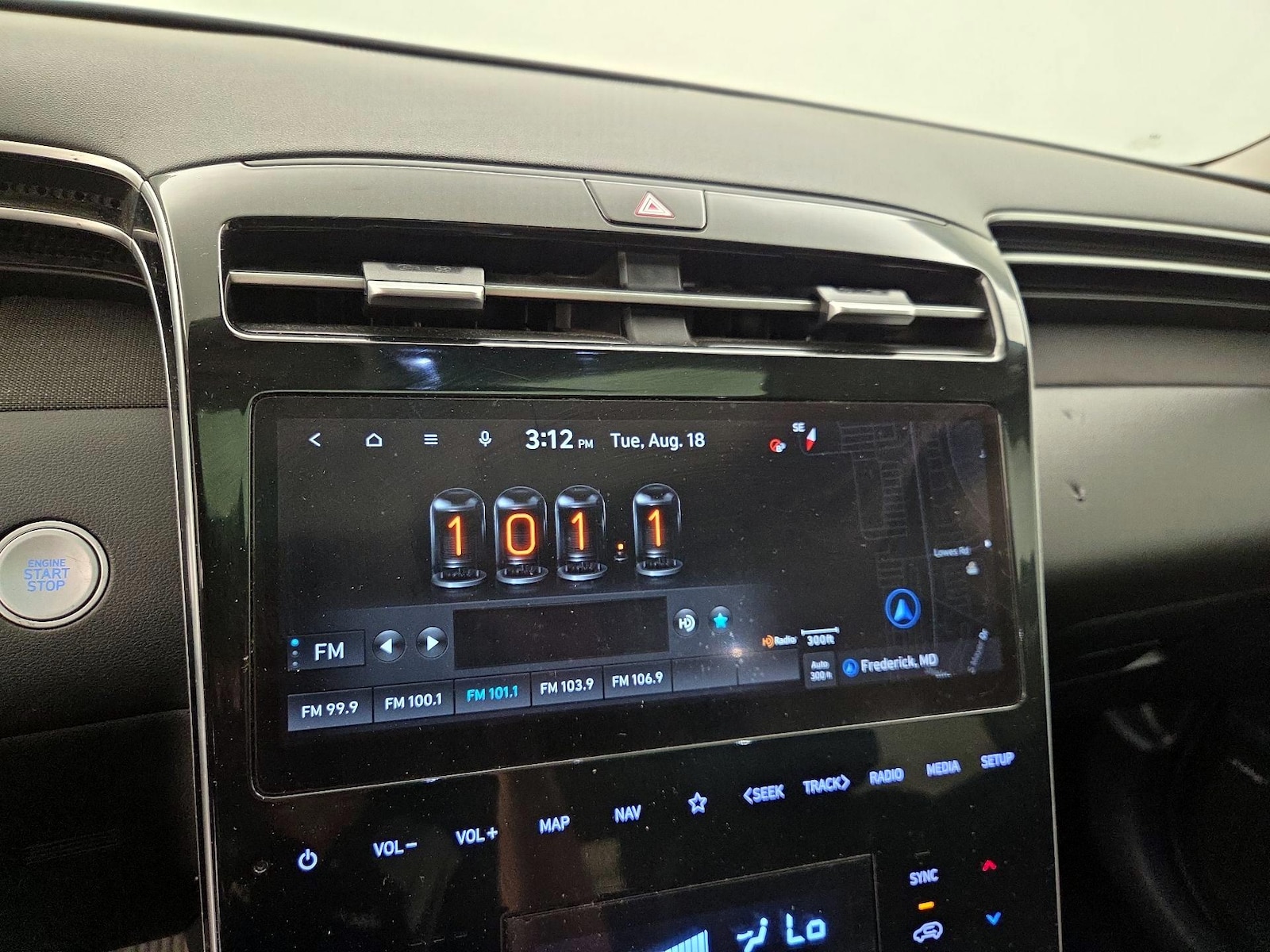 2022 Hyundai Tucson Limited - Photo 17