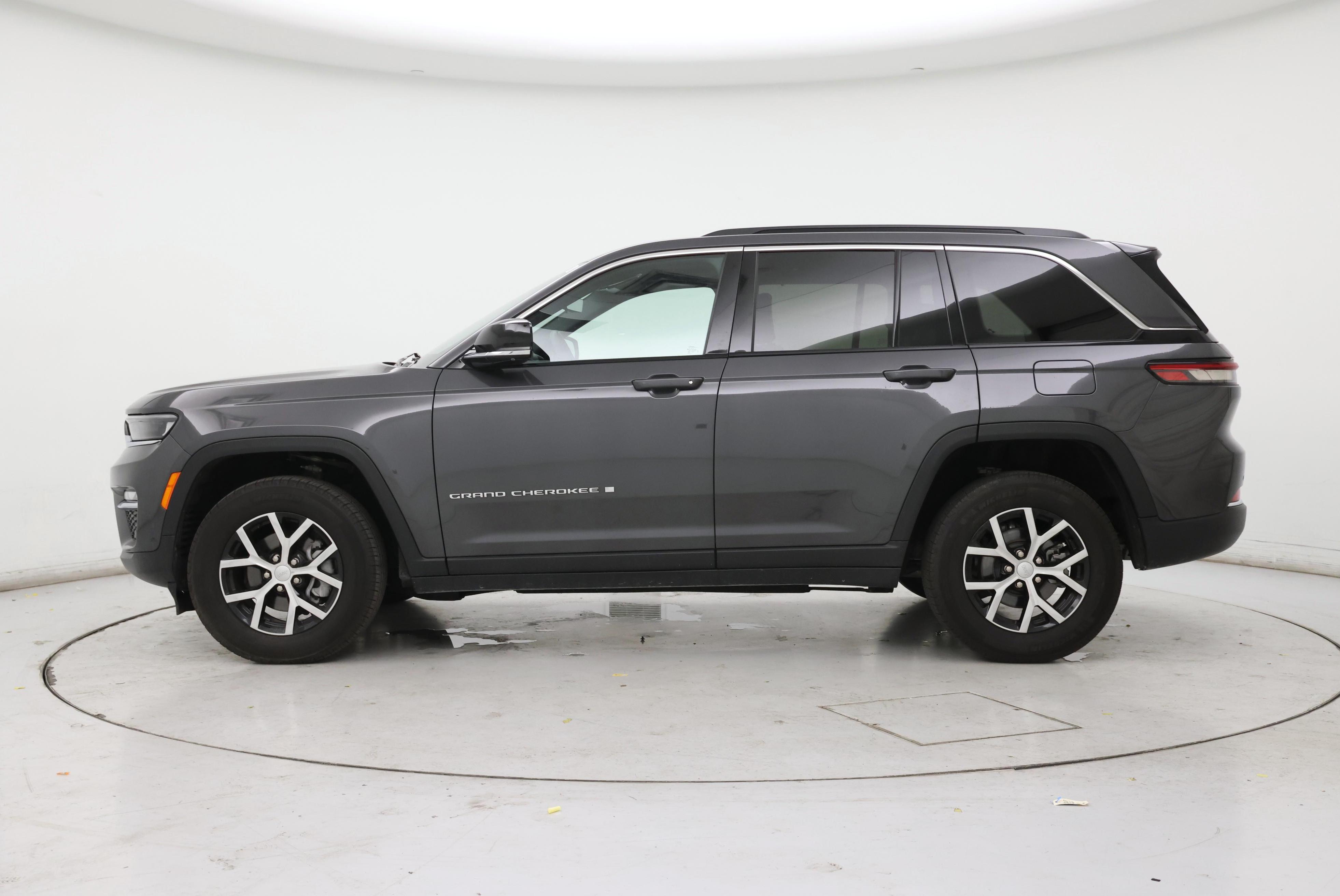 Thumbnail: 2024 Jeep Grand Cherokee - 3
