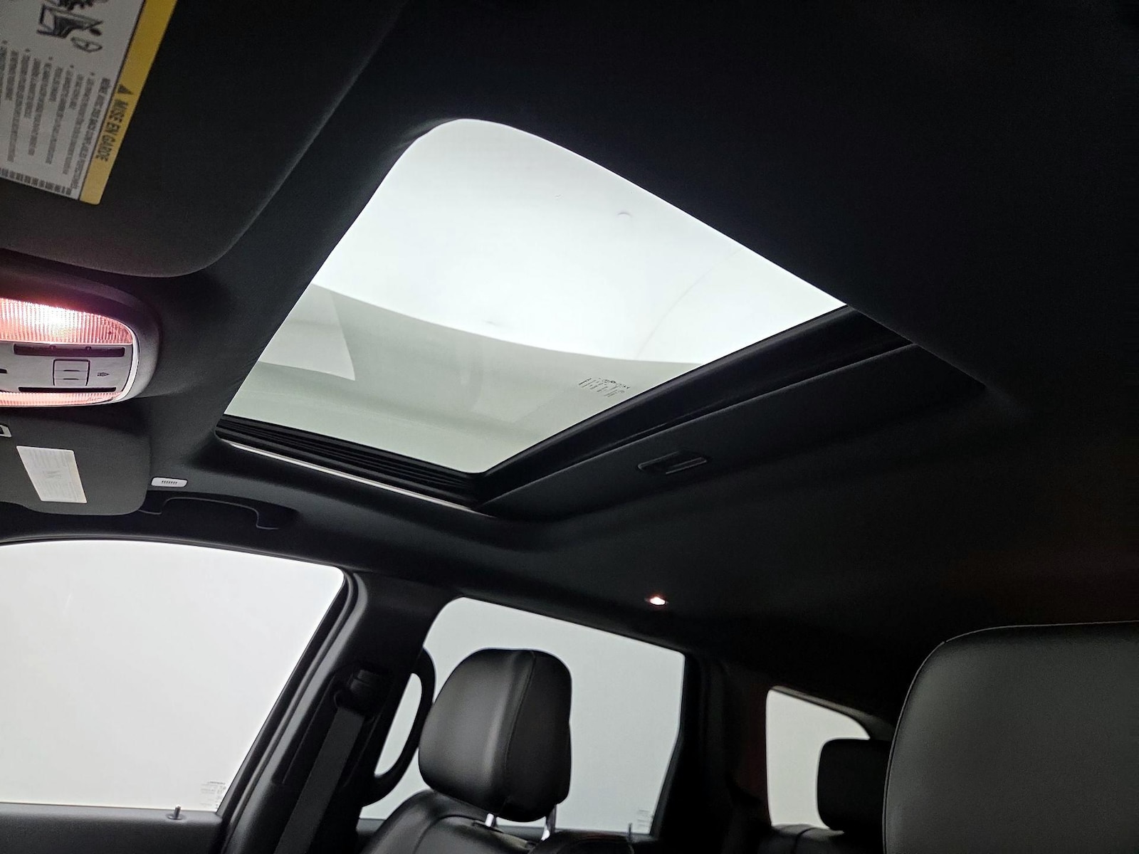 Sunroof(s) & Overhead Airbags