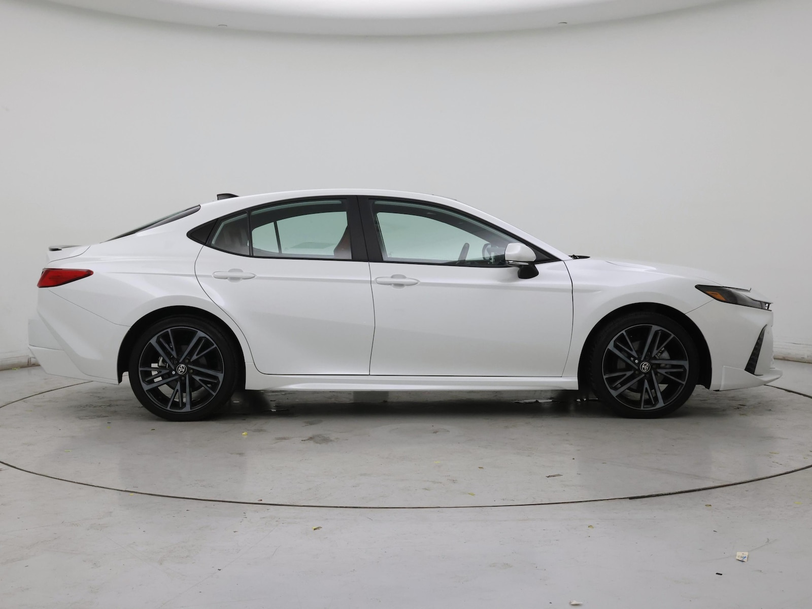 2026 Toyota Camry XSE - Photo 8