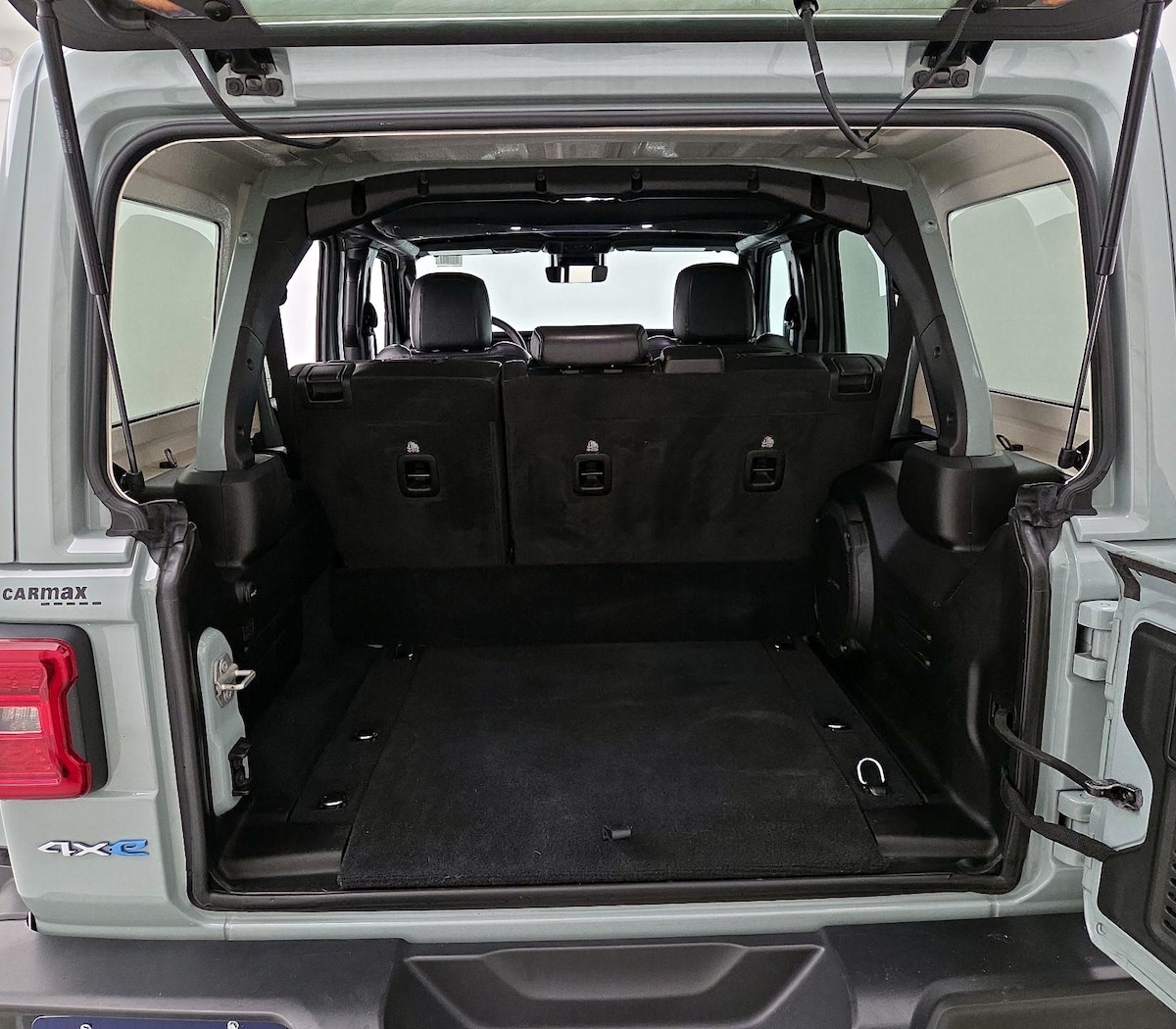 Trunk/Cargo (Seats Up)