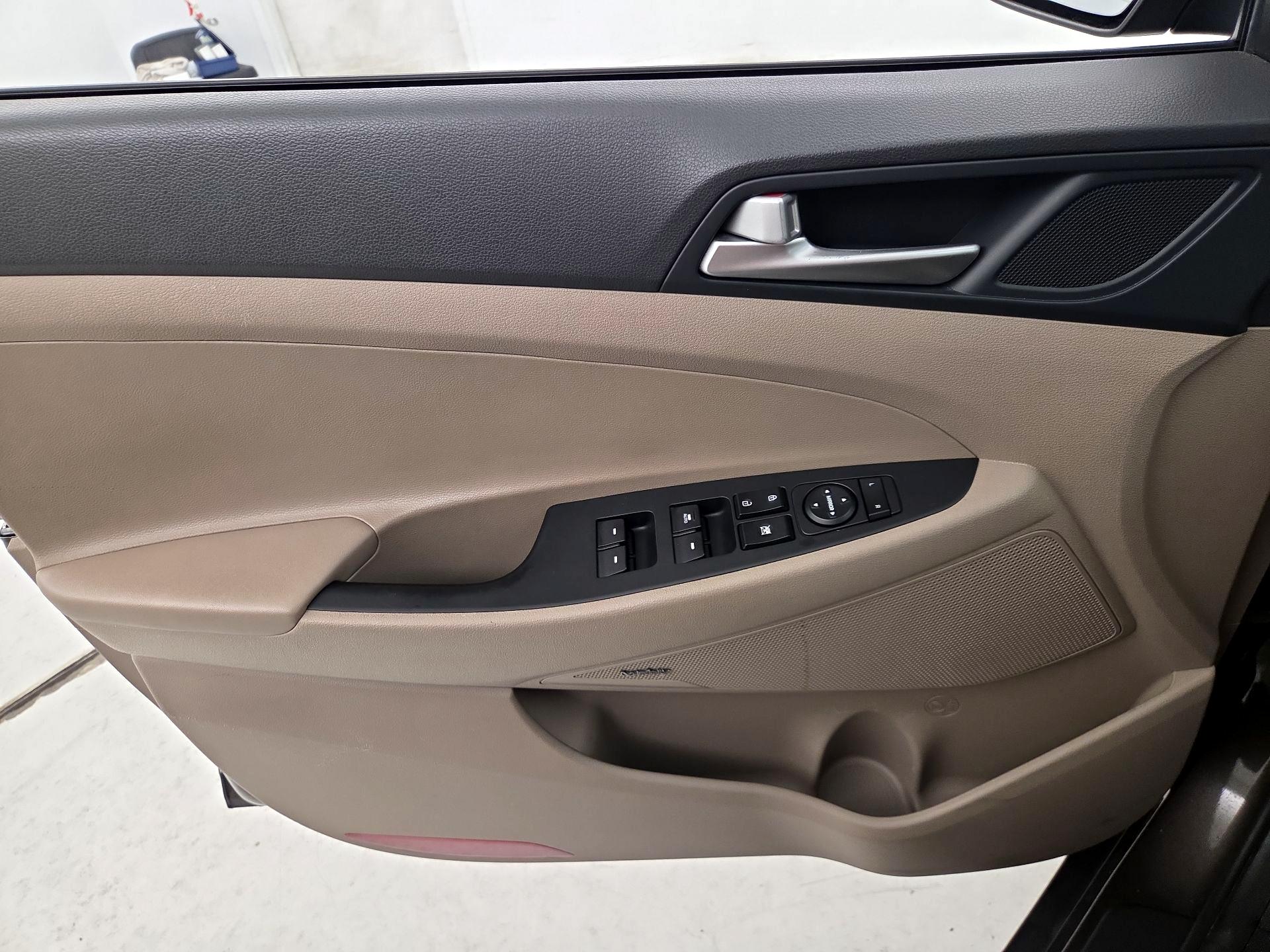 Thumbnail: 2020 Hyundai Tucson - 12