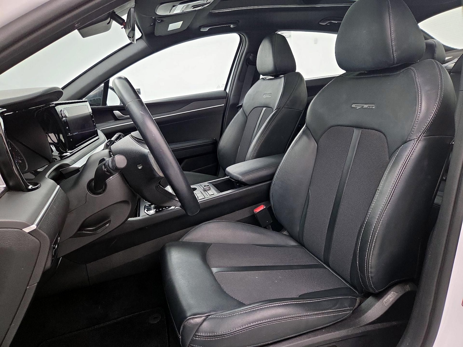 Power Seat(s) & Side Airbags