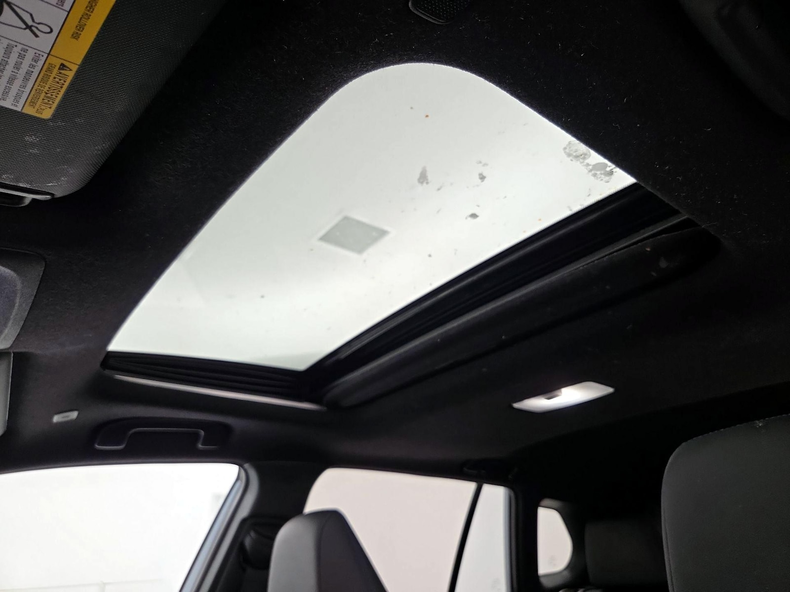 Sunroof(s) & Overhead Airbags