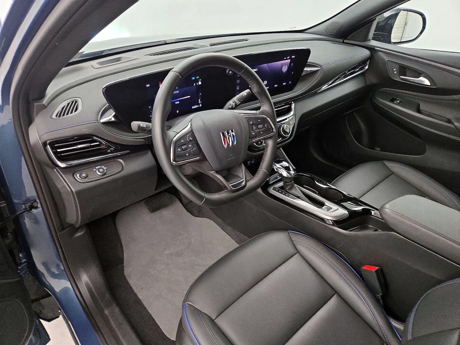 Side Airbags & Leatherette Seats