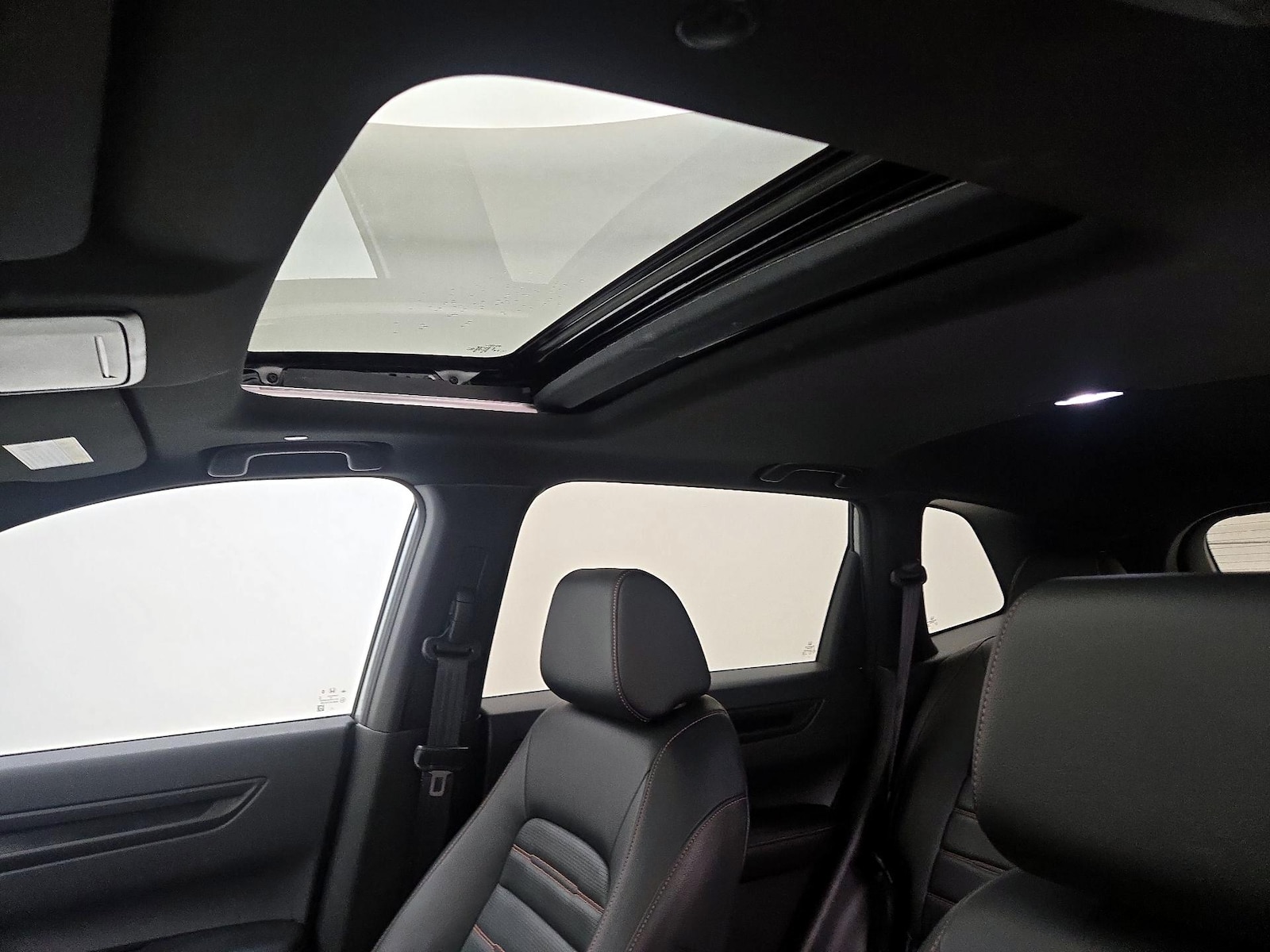 Sunroof(s) & Overhead Airbags
