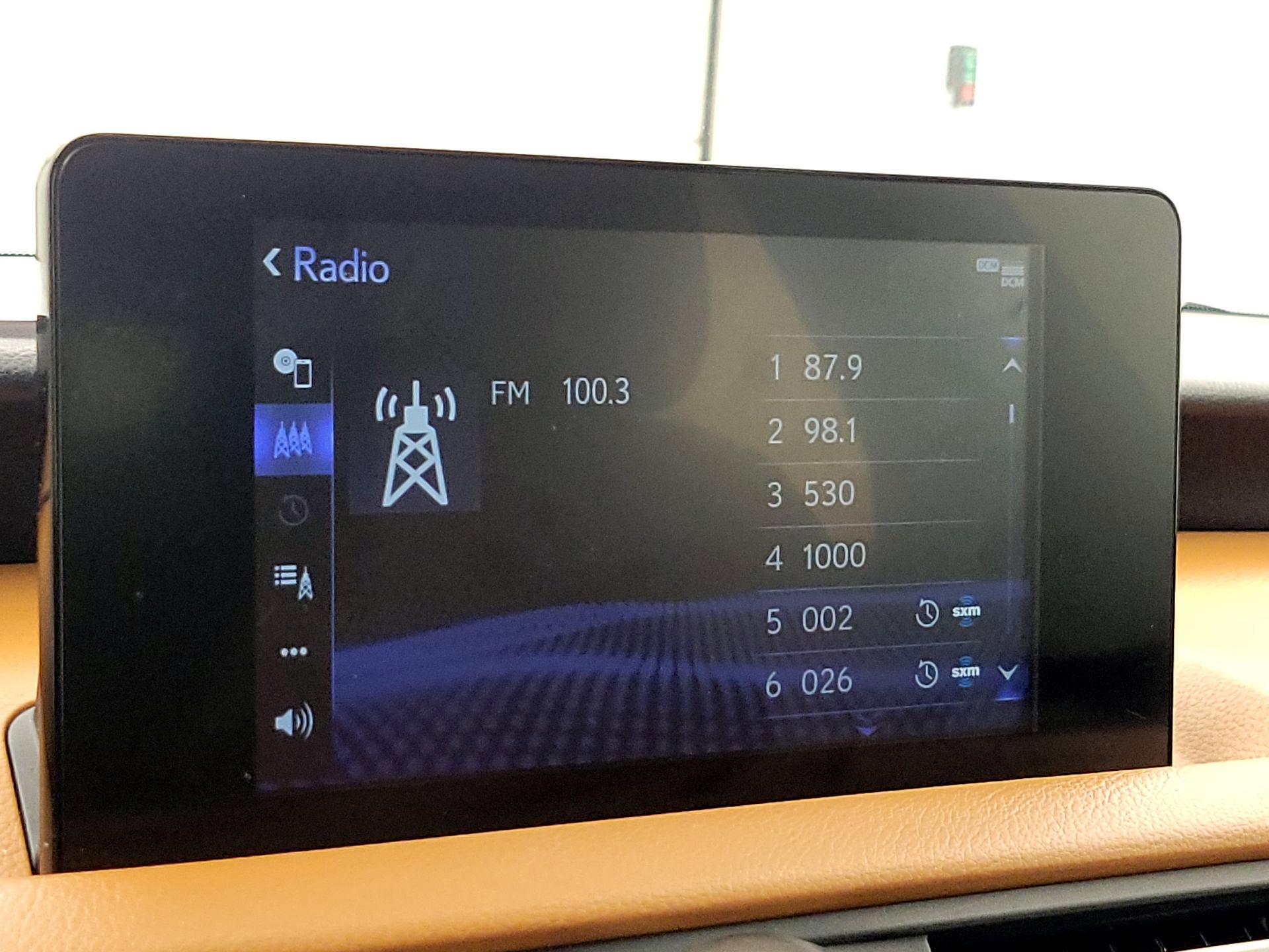 Thumbnail: 2021 Lexus IS - 15