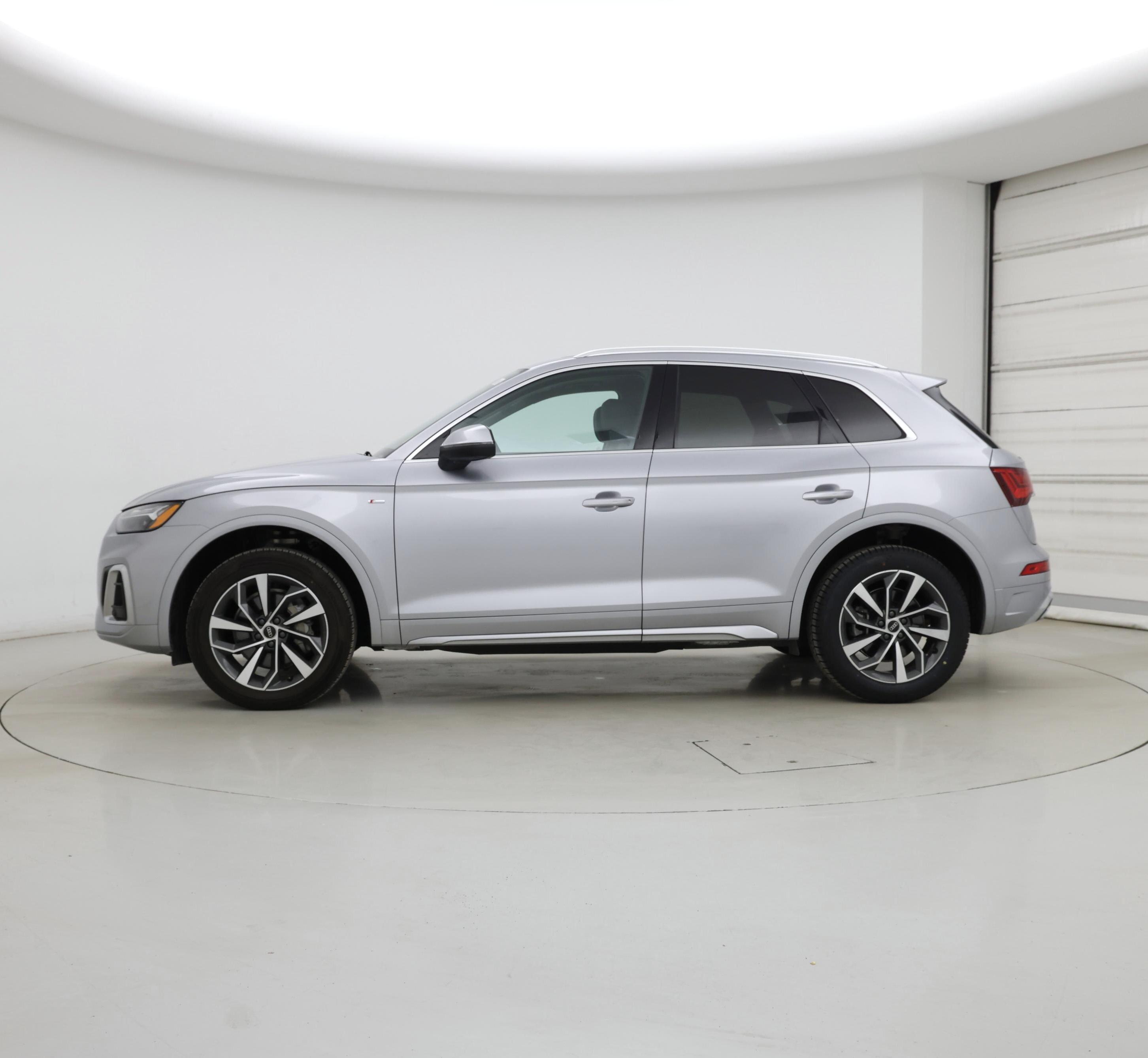 Thumbnail: 2023 Audi Q5 - 3