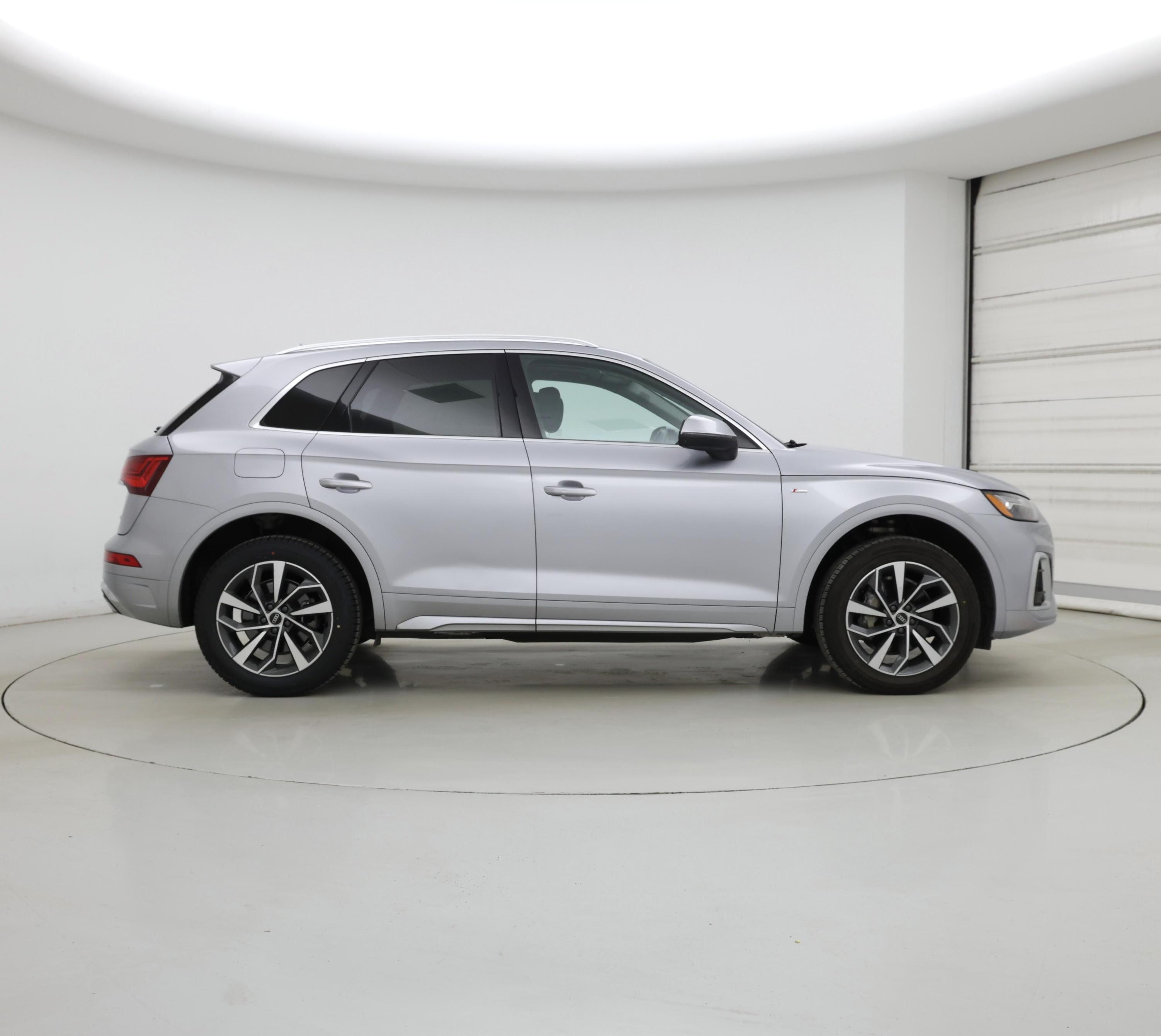 Thumbnail: 2023 Audi Q5 - 7