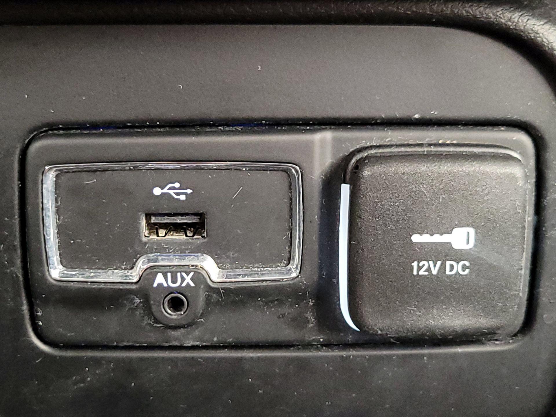 Thumbnail: 2016 Jeep Renegade - 19