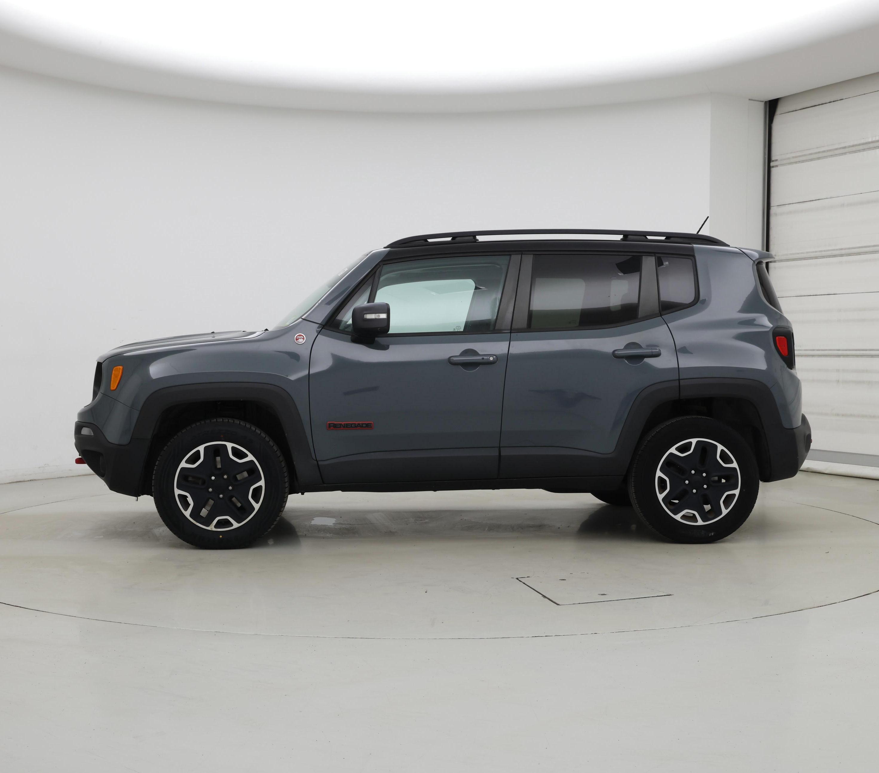 Thumbnail: 2016 Jeep Renegade - 3