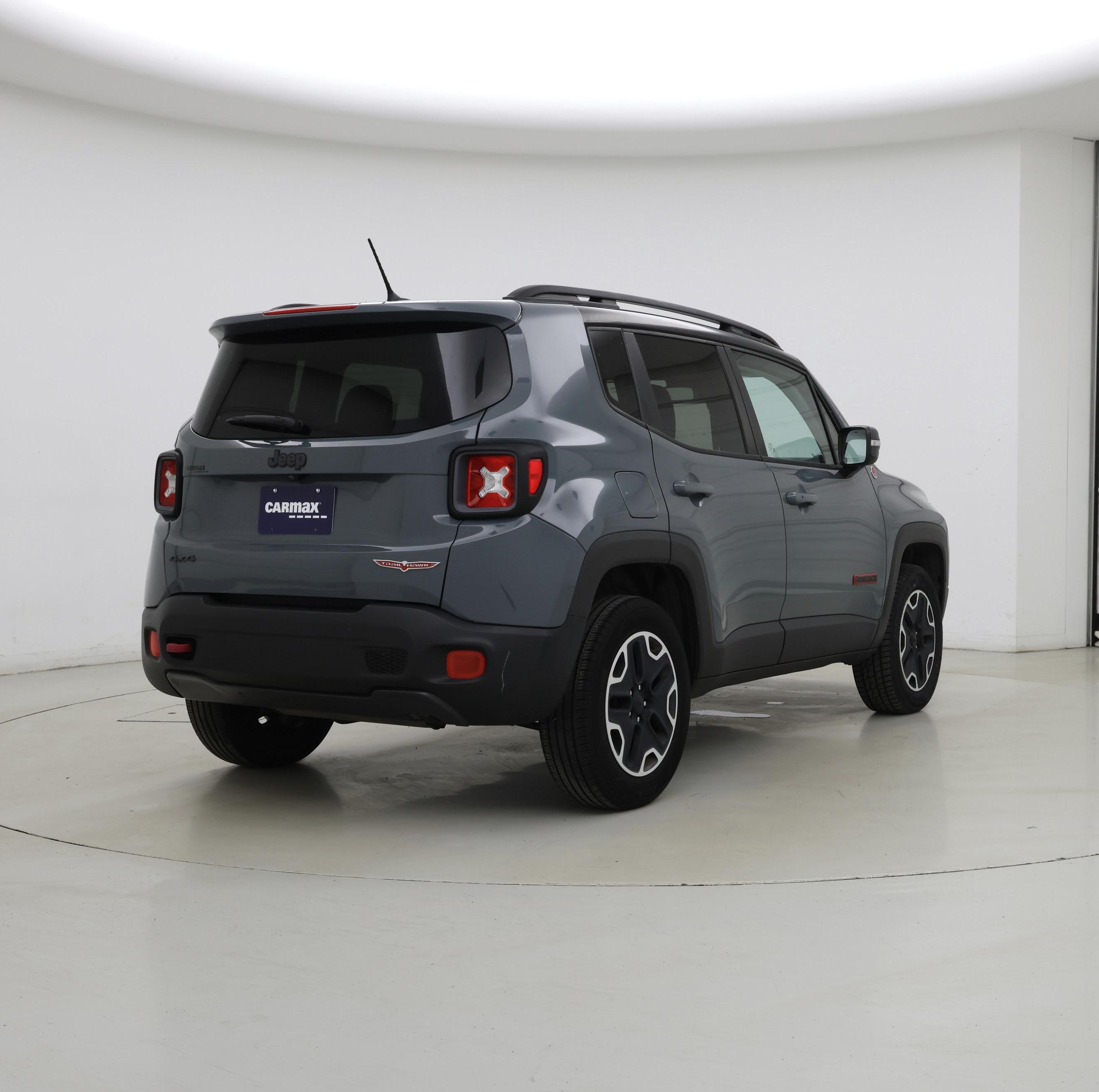 Thumbnail: 2016 Jeep Renegade - 8