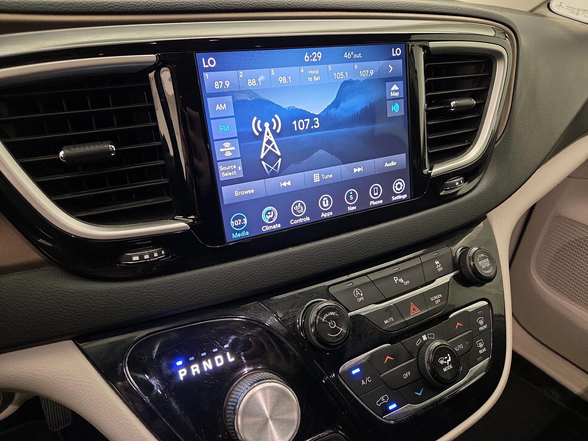 Thumbnail: 2019 Chrysler Pacifica - 15