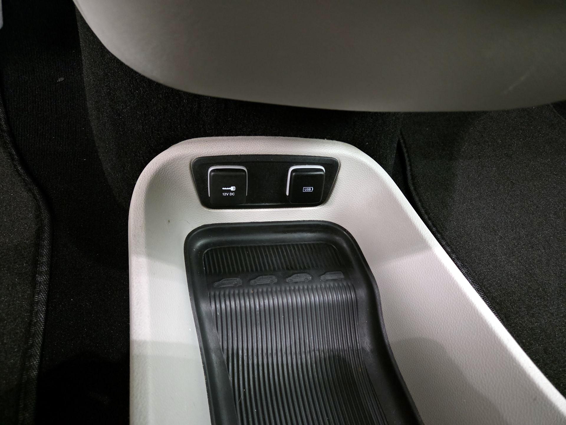 Thumbnail: 2019 Chrysler Pacifica - 18