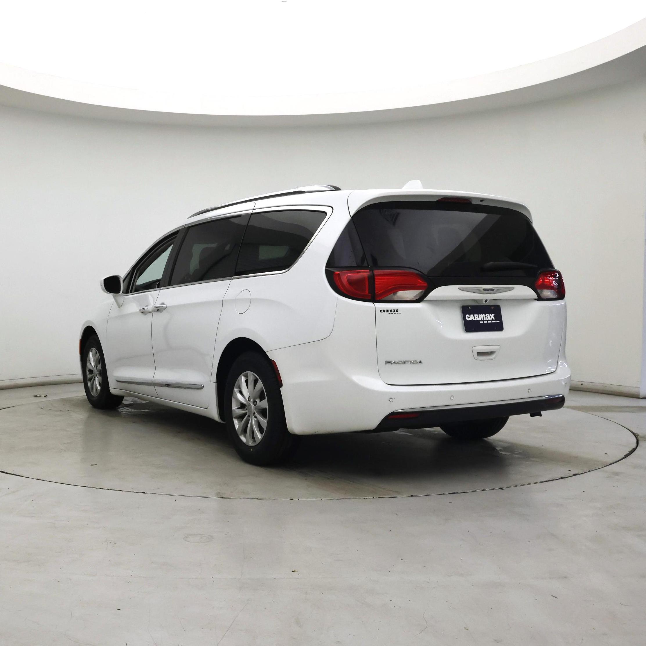 Thumbnail: 2019 Chrysler Pacifica - 2