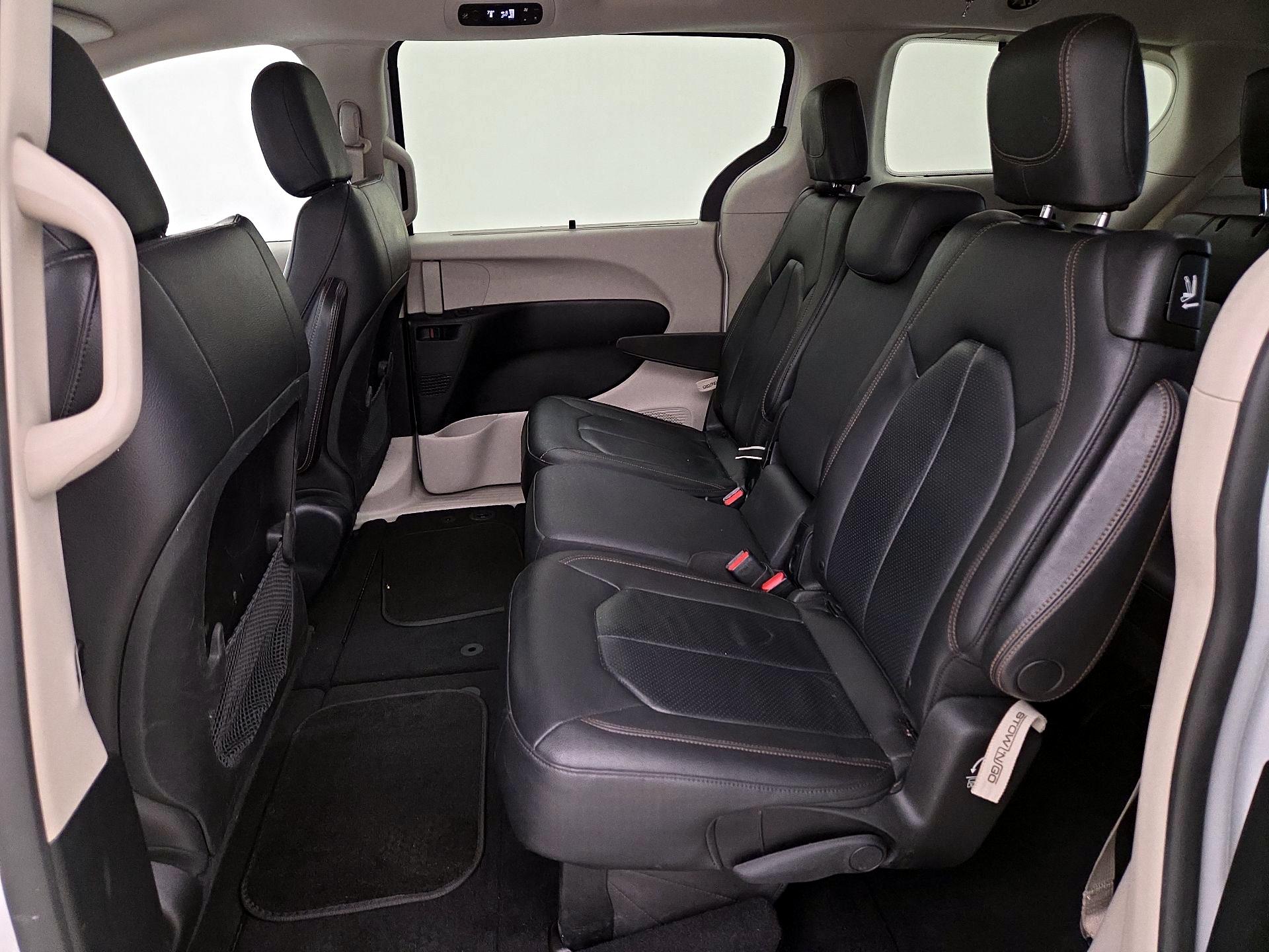 Thumbnail: 2019 Chrysler Pacifica - 19