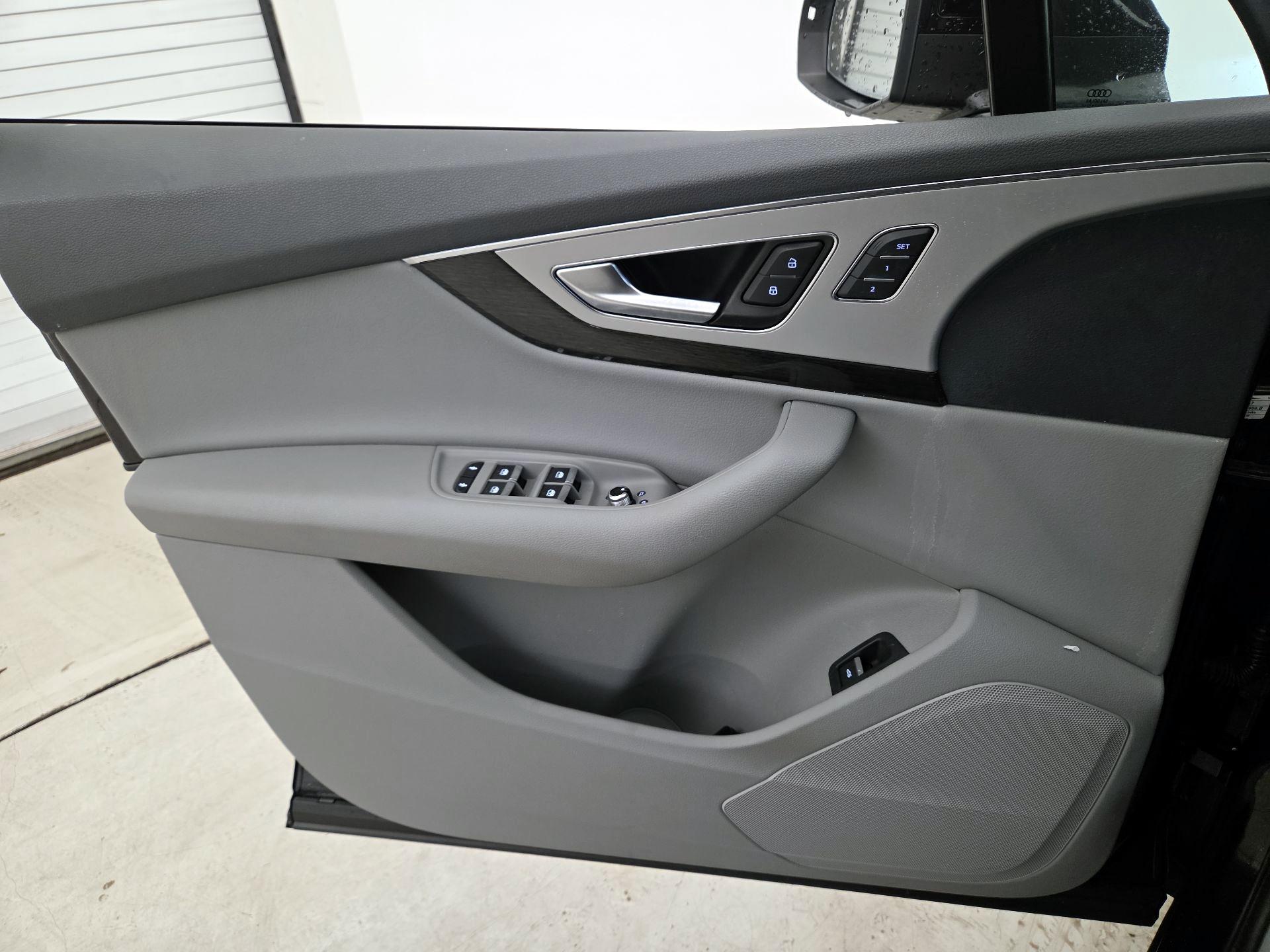 Thumbnail: 2019 Audi Q7 - 12