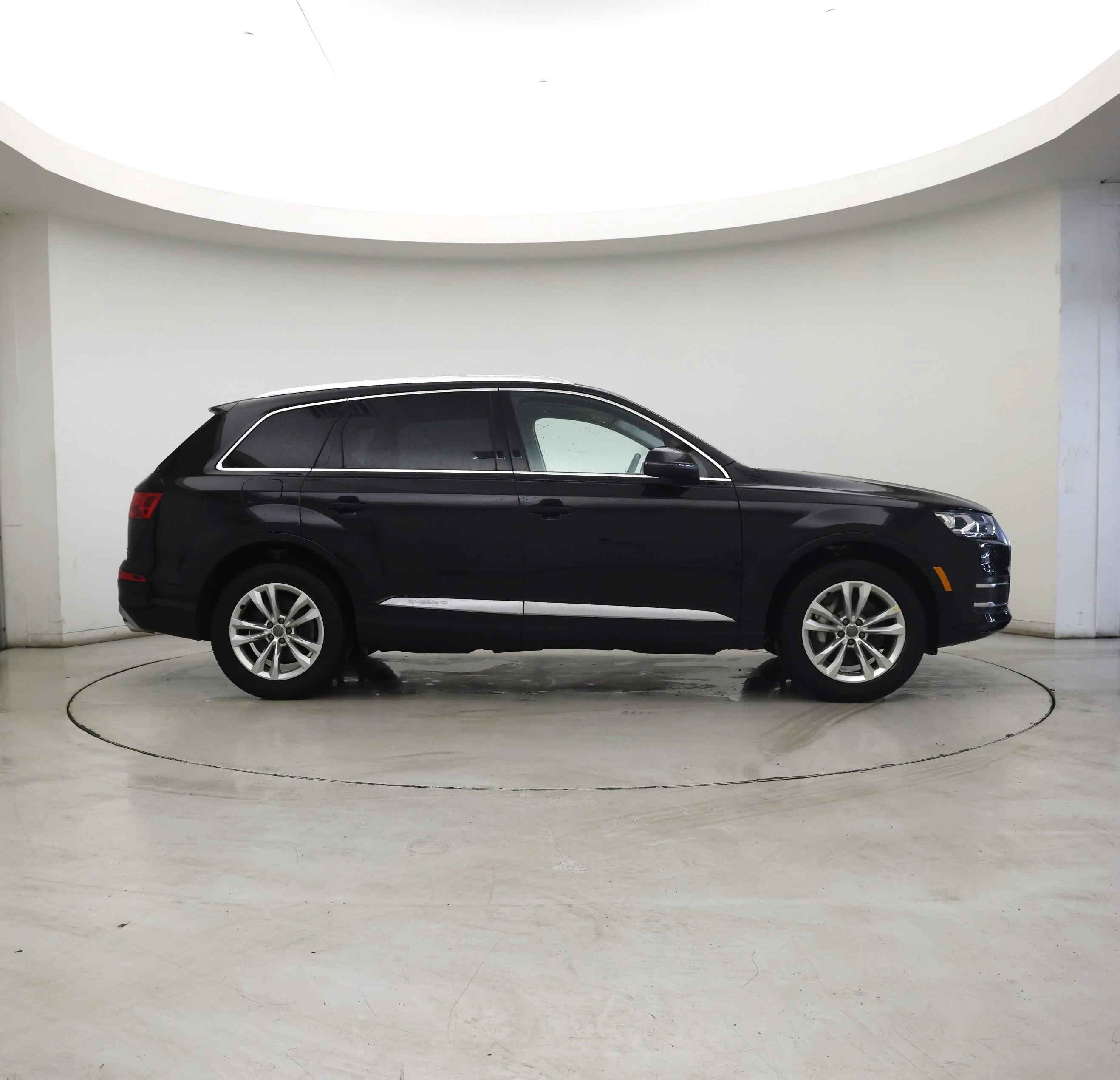 Thumbnail: 2019 Audi Q7 - 7