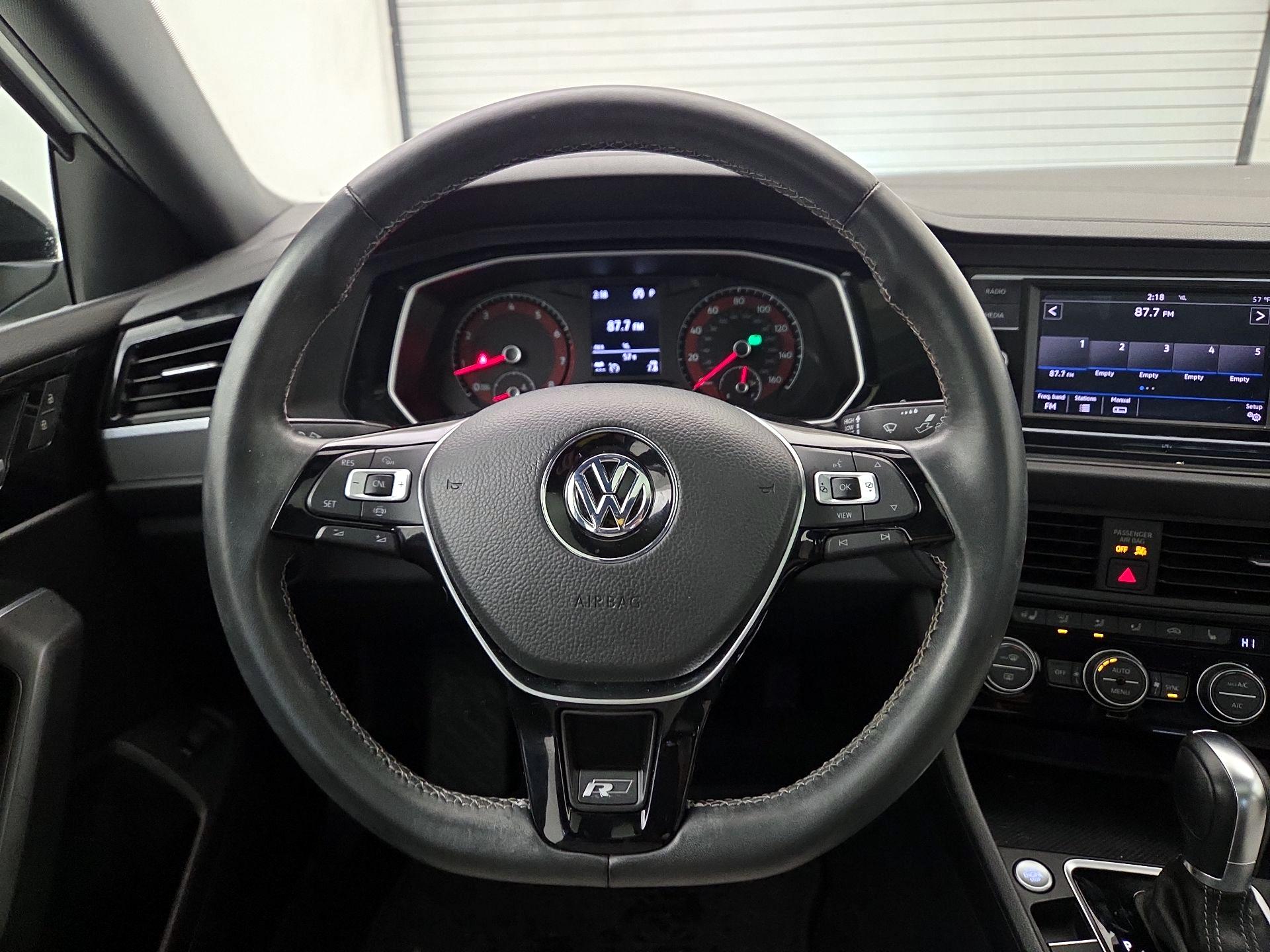 Thumbnail: 2019 Volkswagen Jetta - 10